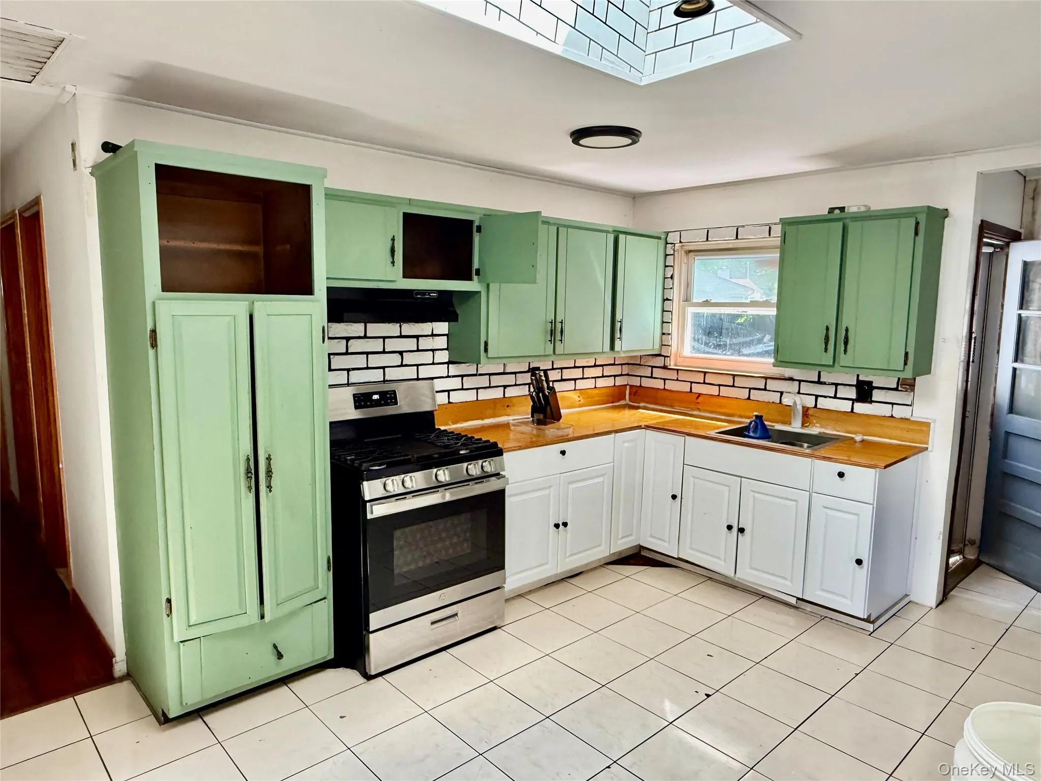 142 Palmer Street, Islip, NY, 4 Bedrooms Bedrooms, 8 Rooms Rooms,1 BathroomBathrooms,Residential,For Rent,Palmer,0,1015160 142 Palmer Street, Islip, NY, 4 Bedrooms Bedrooms, 8 Rooms Rooms,1 BathroomBathrooms,Residential,For Rent,Palmer,0,1015160