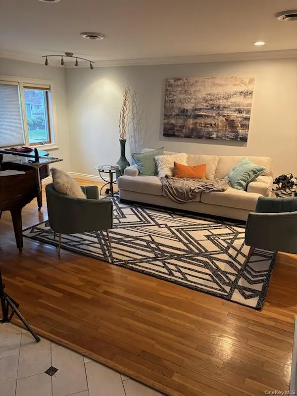 2669 Grayson Drive, Hempstead, NY, 3 Bedrooms Bedrooms, 6 Rooms Rooms,2 BathroomsBathrooms,Residential,For Rent,Grayson,0,1015163 2669 Grayson Drive, Hempstead, NY, 3 Bedrooms Bedrooms, 6 Rooms Rooms,2 BathroomsBathrooms,Residential,For Rent,Grayson,0,1015163