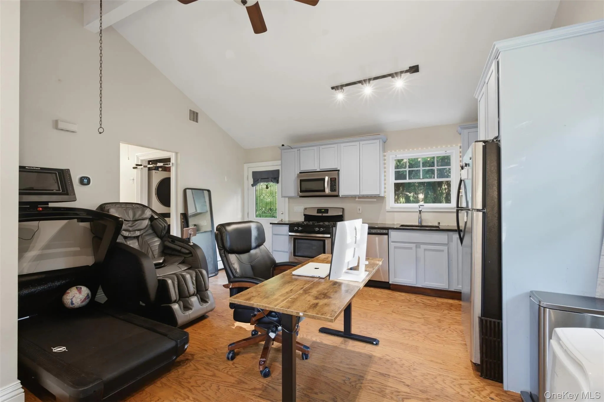 126 New Valley Road, Clarkstown, NY, 1 Bedroom Bedrooms, 3 Rooms Rooms,1 BathroomBathrooms,Residential,For Rent,New Valley,0,1015164 126 New Valley Road, Clarkstown, NY, 1 Bedroom Bedrooms, 3 Rooms Rooms,1 BathroomBathrooms,Residential,For Rent,New Valley,0,1015164