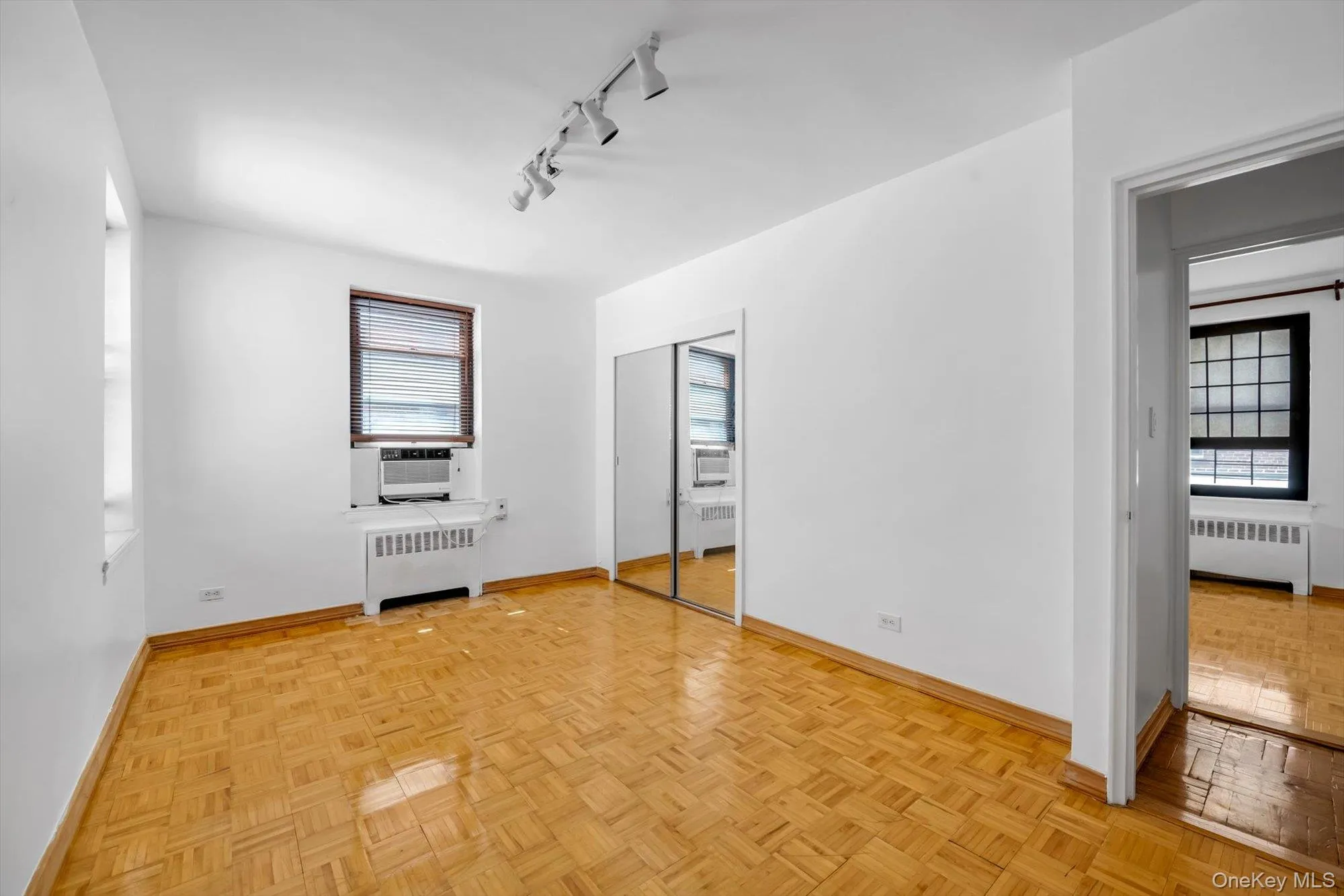 32-20 89th Street, New York, NY, 2 Bedrooms Bedrooms, 5 Rooms Rooms,1 BathroomBathrooms,Residential,For Rent,89th,0,1015167 32-20 89th Street, New York, NY, 2 Bedrooms Bedrooms, 5 Rooms Rooms,1 BathroomBathrooms,Residential,For Rent,89th,0,1015167
