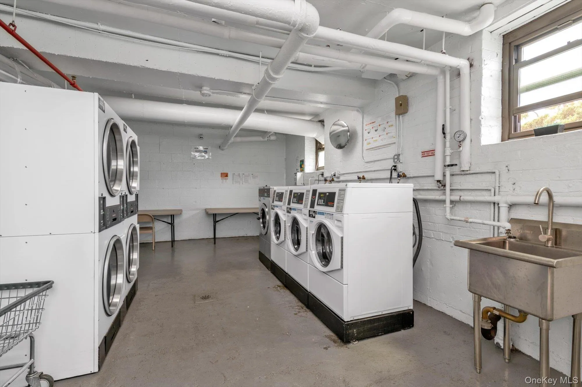 32-20 89th Street, New York, NY, 2 Bedrooms Bedrooms, 5 Rooms Rooms,1 BathroomBathrooms,Residential,For Rent,89th,0,1015167 32-20 89th Street, New York, NY, 2 Bedrooms Bedrooms, 5 Rooms Rooms,1 BathroomBathrooms,Residential,For Rent,89th,0,1015167