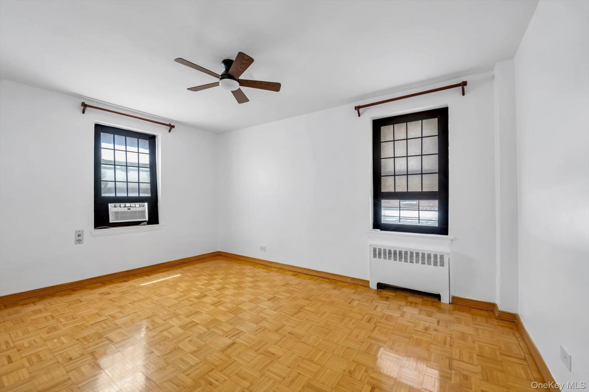 32-20 89th Street, New York, NY, 2 Bedrooms Bedrooms, 5 Rooms Rooms,1 BathroomBathrooms,Residential,For Rent,89th,0,1015167 32-20 89th Street, New York, NY, 2 Bedrooms Bedrooms, 5 Rooms Rooms,1 BathroomBathrooms,Residential,For Rent,89th,0,1015167