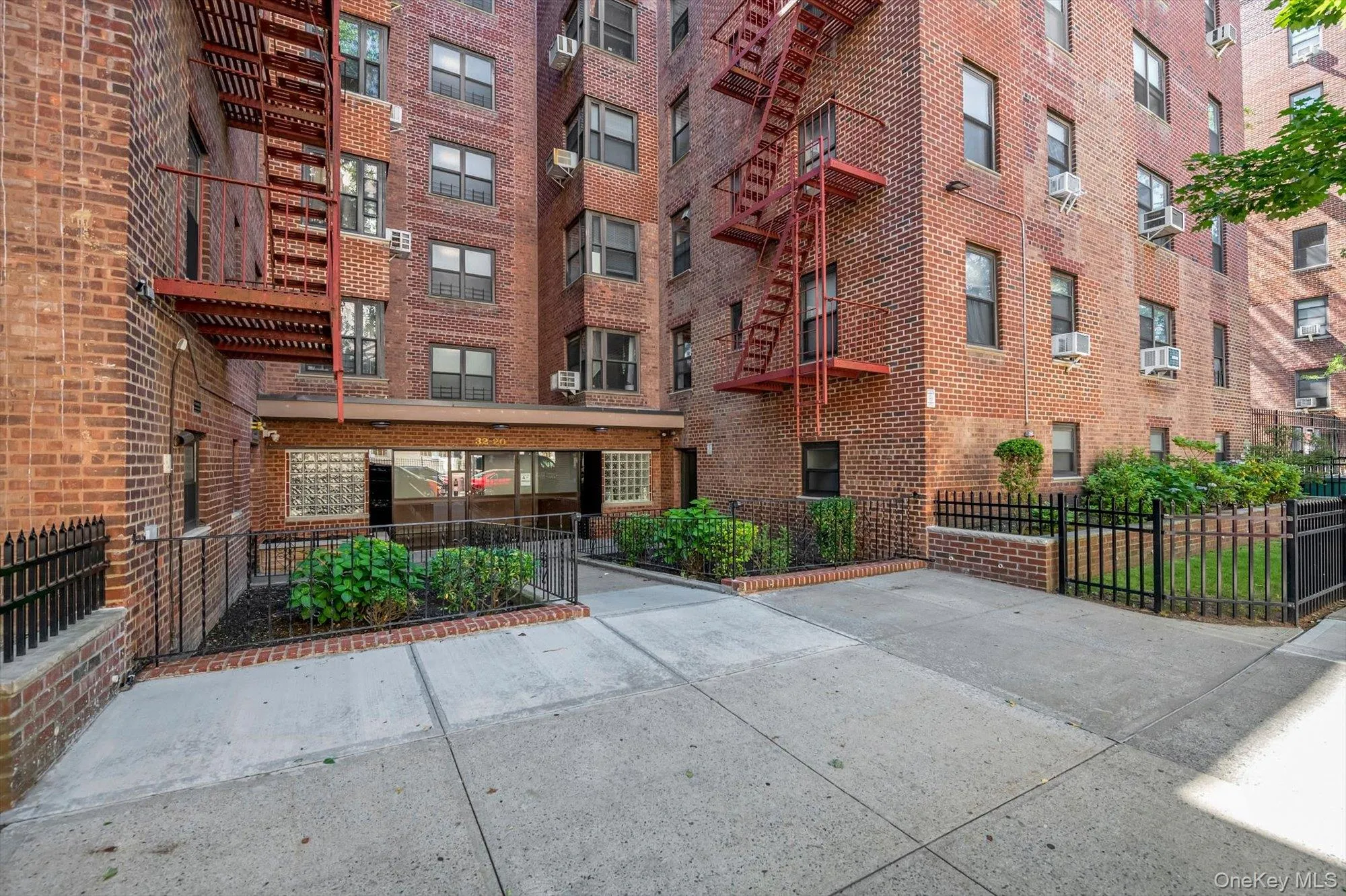 32-20 89th Street, New York, NY, 2 Bedrooms Bedrooms, 5 Rooms Rooms,1 BathroomBathrooms,Residential,For Rent,89th,0,1015167 32-20 89th Street, New York, NY, 2 Bedrooms Bedrooms, 5 Rooms Rooms,1 BathroomBathrooms,Residential,For Rent,89th,0,1015167