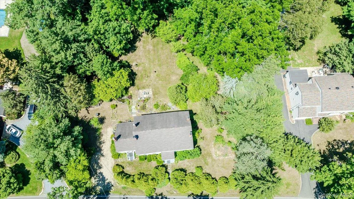 169 Rogues Path, Huntington, NY, 4 Bedrooms Bedrooms, 12 Rooms Rooms,2 BathroomsBathrooms,Residential,For Rent,Rogues,0,1015169 169 Rogues Path, Huntington, NY, 4 Bedrooms Bedrooms, 12 Rooms Rooms,2 BathroomsBathrooms,Residential,For Rent,Rogues,0,1015169