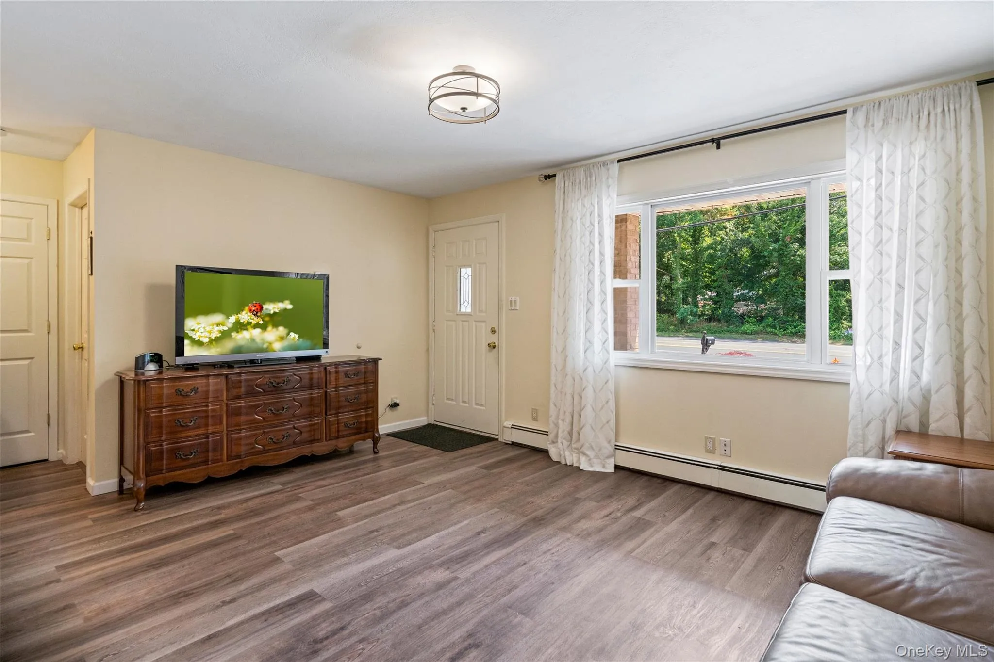 32 Juniper Avenue, Brookhaven, NY, 2 Bedrooms Bedrooms, 5 Rooms Rooms,1 BathroomBathrooms,Residential,For Rent,Juniper,0,1015172 32 Juniper Avenue, Brookhaven, NY, 2 Bedrooms Bedrooms, 5 Rooms Rooms,1 BathroomBathrooms,Residential,For Rent,Juniper,0,1015172