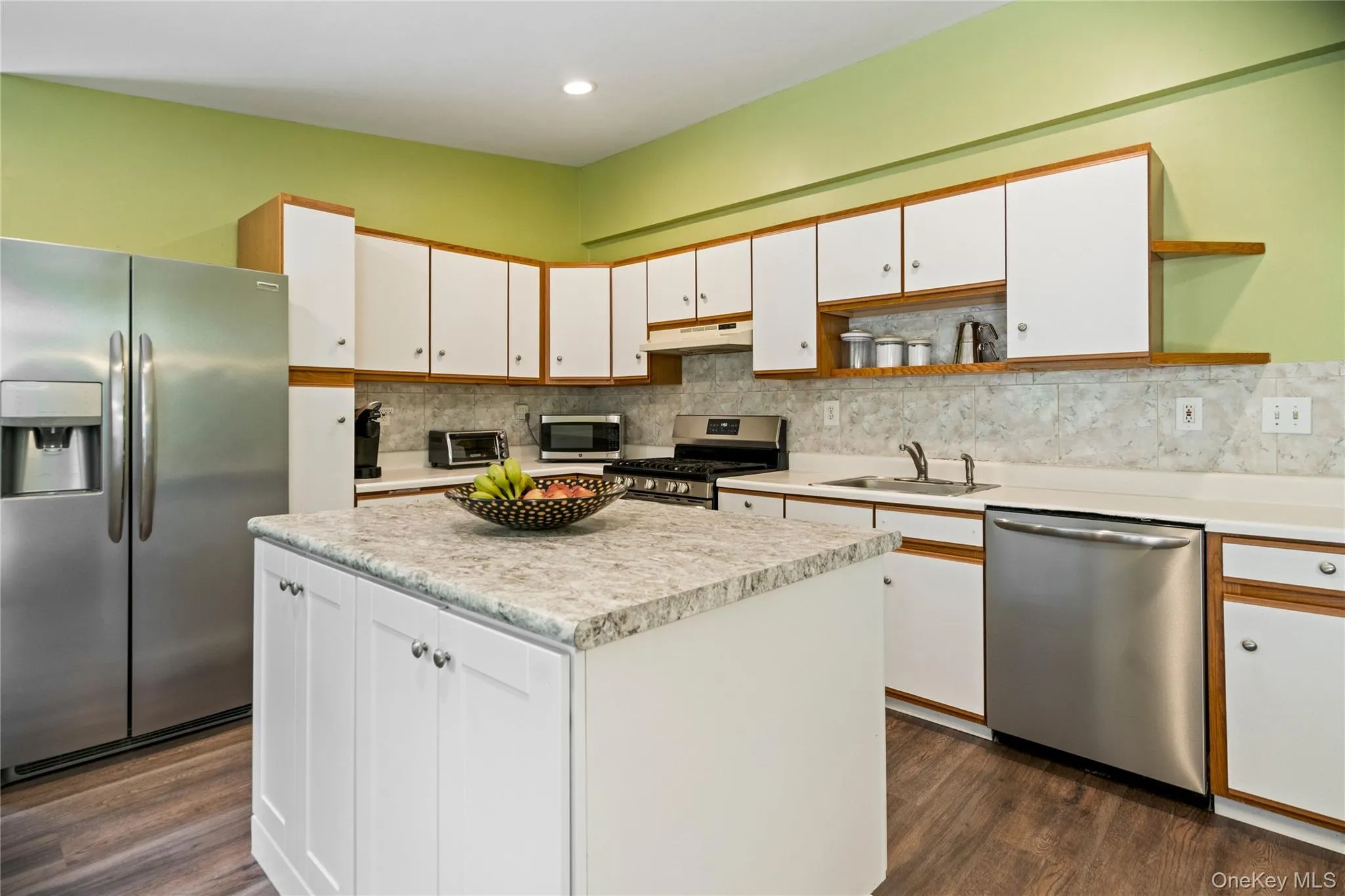 32 Juniper Avenue, Brookhaven, NY, 2 Bedrooms Bedrooms, 5 Rooms Rooms,1 BathroomBathrooms,Residential,For Rent,Juniper,0,1015172 32 Juniper Avenue, Brookhaven, NY, 2 Bedrooms Bedrooms, 5 Rooms Rooms,1 BathroomBathrooms,Residential,For Rent,Juniper,0,1015172