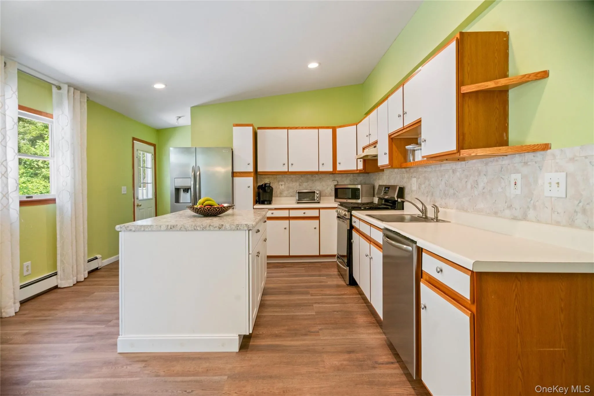 32 Juniper Avenue, Brookhaven, NY, 2 Bedrooms Bedrooms, 5 Rooms Rooms,1 BathroomBathrooms,Residential,For Rent,Juniper,0,1015172 32 Juniper Avenue, Brookhaven, NY, 2 Bedrooms Bedrooms, 5 Rooms Rooms,1 BathroomBathrooms,Residential,For Rent,Juniper,0,1015172