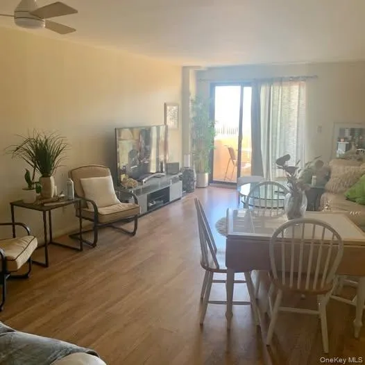 360 Shore Rd, Hempstead, NY, 1 Bedroom Bedrooms, 4 Rooms Rooms,1 BathroomBathrooms,Residential Lease,For Rent,Shore Rd,0,1015181 360 Shore Rd, Hempstead, NY, 1 Bedroom Bedrooms, 4 Rooms Rooms,1 BathroomBathrooms,Residential Lease,For Rent,Shore Rd,0,1015181