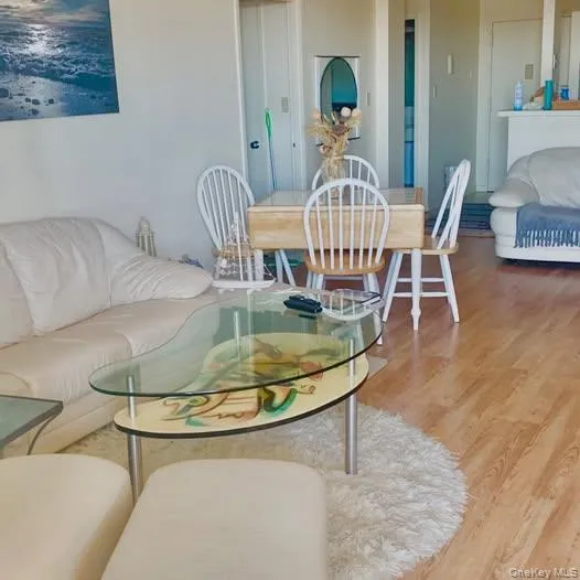 360 Shore Rd, Hempstead, NY, 1 Bedroom Bedrooms, 4 Rooms Rooms,1 BathroomBathrooms,Residential Lease,For Rent,Shore Rd,0,1015181 360 Shore Rd, Hempstead, NY, 1 Bedroom Bedrooms, 4 Rooms Rooms,1 BathroomBathrooms,Residential Lease,For Rent,Shore Rd,0,1015181
