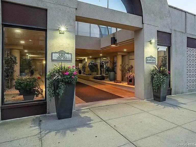 360 Shore Rd, Hempstead, NY, 1 Bedroom Bedrooms, 4 Rooms Rooms,1 BathroomBathrooms,Residential Lease,For Rent,Shore Rd,0,1015181 360 Shore Rd, Hempstead, NY, 1 Bedroom Bedrooms, 4 Rooms Rooms,1 BathroomBathrooms,Residential Lease,For Rent,Shore Rd,0,1015181