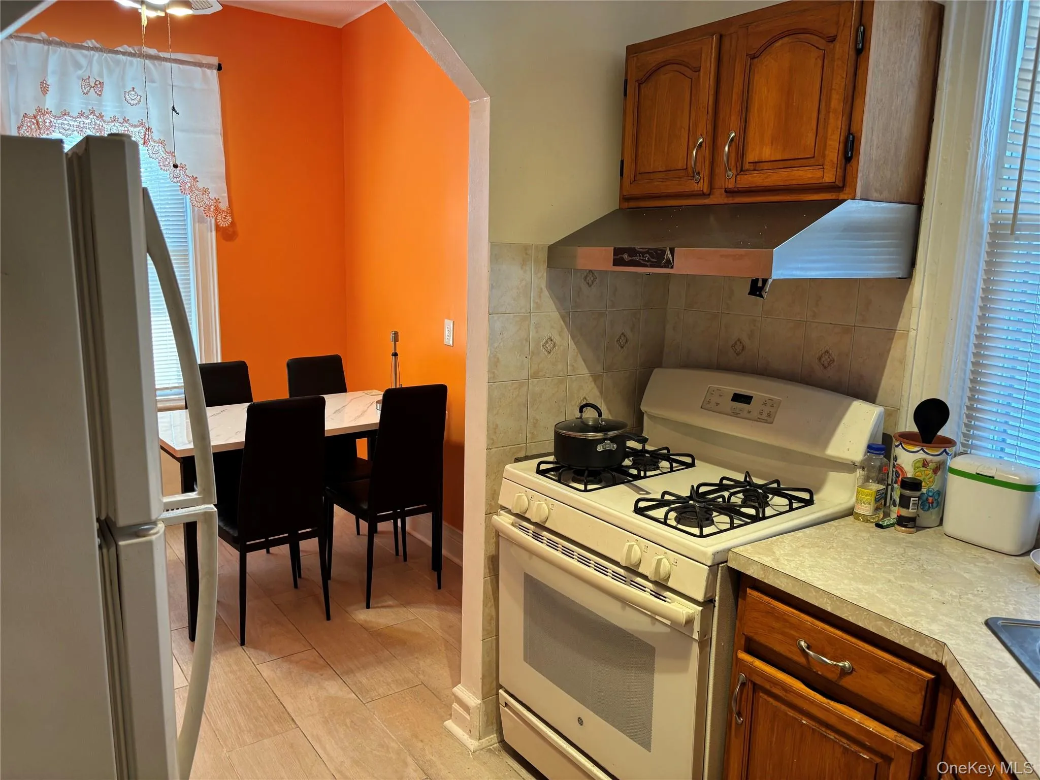 1004 Lenox Road, New York, NY, 3 Bedrooms Bedrooms, 5 Rooms Rooms,1 BathroomBathrooms,Residential Lease,For Rent,Lenox,0,1015199 1004 Lenox Road, New York, NY, 3 Bedrooms Bedrooms, 5 Rooms Rooms,1 BathroomBathrooms,Residential Lease,For Rent,Lenox,0,1015199
