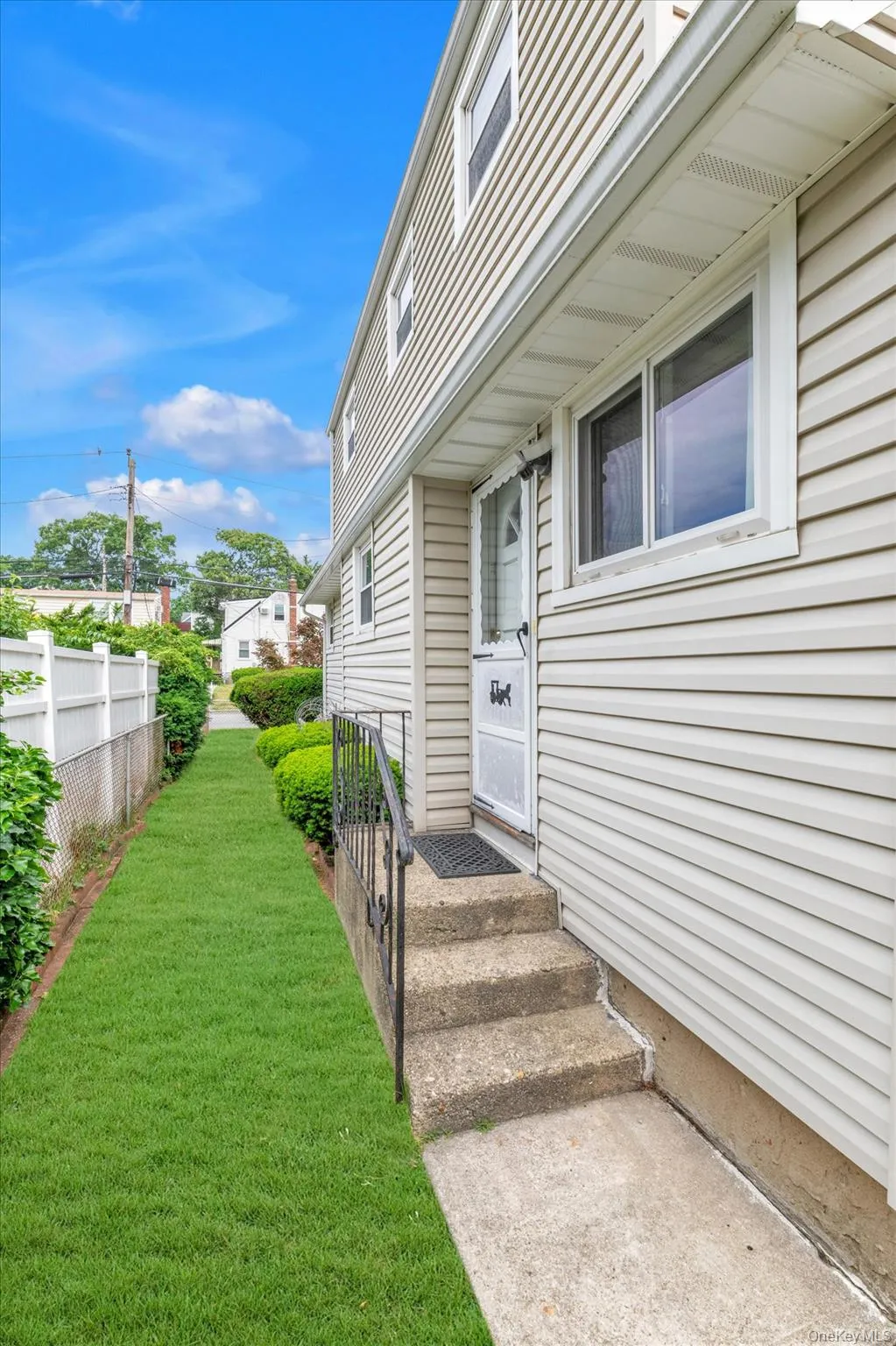 1389 B Street, Hempstead, NY, 3 Bedrooms Bedrooms, 8 Rooms Rooms,2 BathroomsBathrooms,Residential,For Rent,B,0,1015203 1389 B Street, Hempstead, NY, 3 Bedrooms Bedrooms, 8 Rooms Rooms,2 BathroomsBathrooms,Residential,For Rent,B,0,1015203