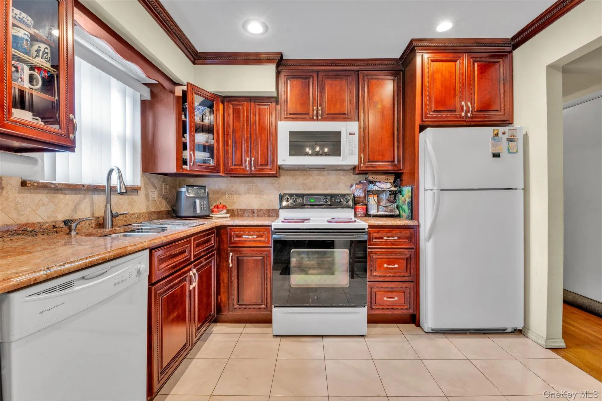 1389 B Street, Hempstead, NY, 3 Bedrooms Bedrooms, 8 Rooms Rooms,2 BathroomsBathrooms,Residential,For Rent,B,0,1015203 1389 B Street, Hempstead, NY, 3 Bedrooms Bedrooms, 8 Rooms Rooms,2 BathroomsBathrooms,Residential,For Rent,B,0,1015203