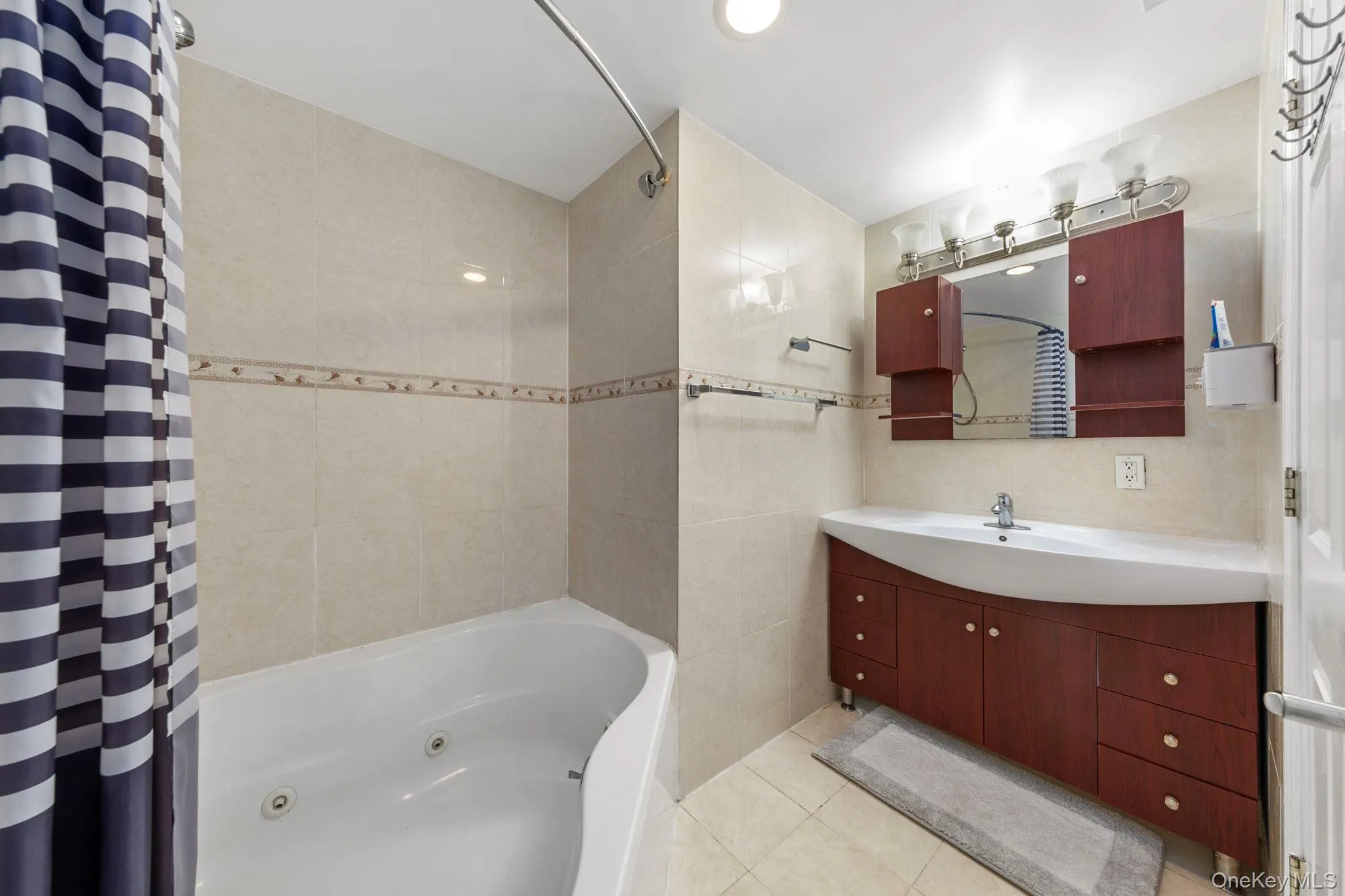 37-20 Prince st., New York, NY, 3 Bedrooms Bedrooms, 7 Rooms Rooms,2 BathroomsBathrooms,Residential,For Rent,Prince st.,0,1015206 37-20 Prince st., New York, NY, 3 Bedrooms Bedrooms, 7 Rooms Rooms,2 BathroomsBathrooms,Residential,For Rent,Prince st.,0,1015206