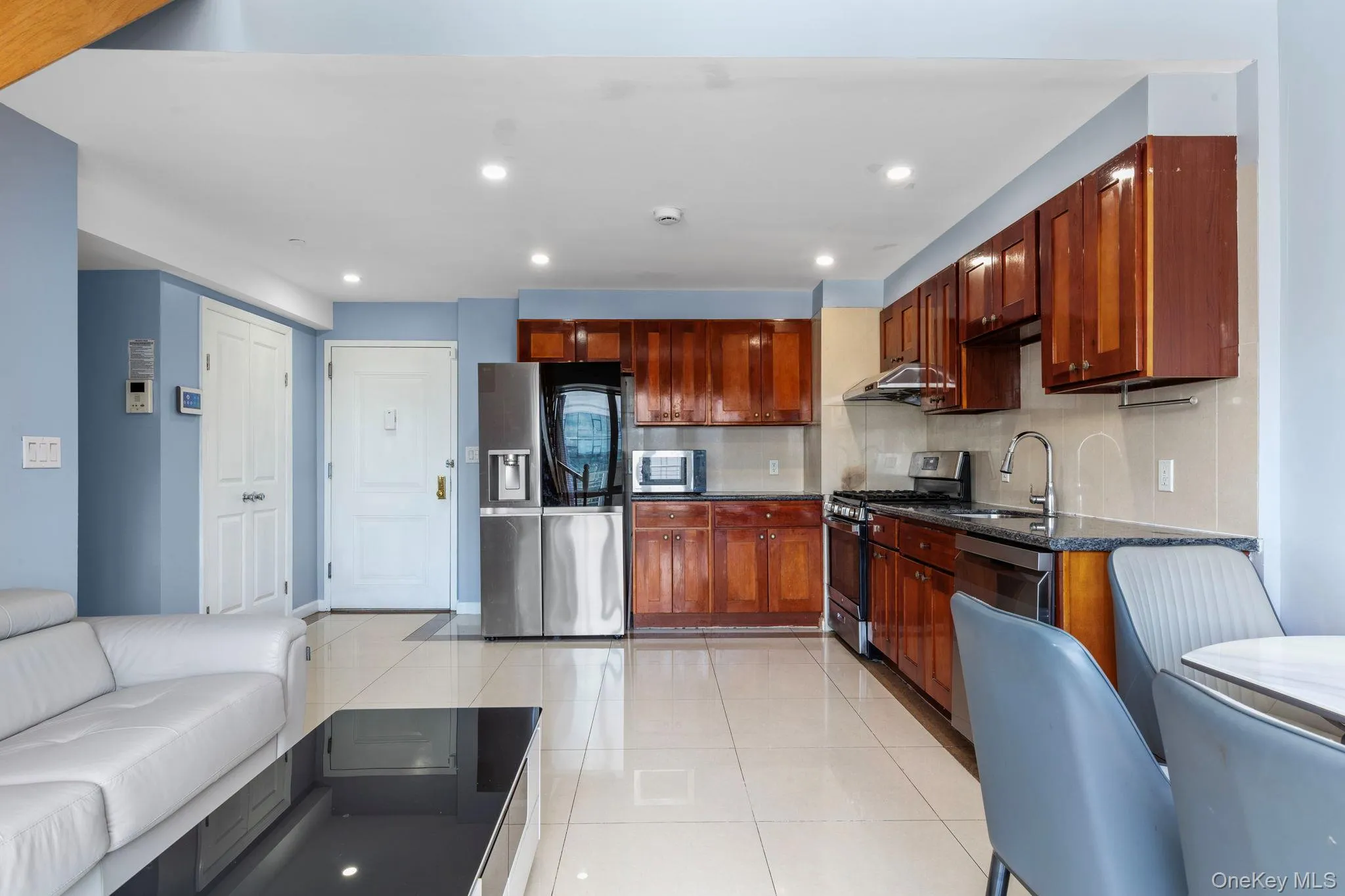 37-20 Prince st., New York, NY, 3 Bedrooms Bedrooms, 7 Rooms Rooms,2 BathroomsBathrooms,Residential,For Rent,Prince st.,0,1015206 37-20 Prince st., New York, NY, 3 Bedrooms Bedrooms, 7 Rooms Rooms,2 BathroomsBathrooms,Residential,For Rent,Prince st.,0,1015206