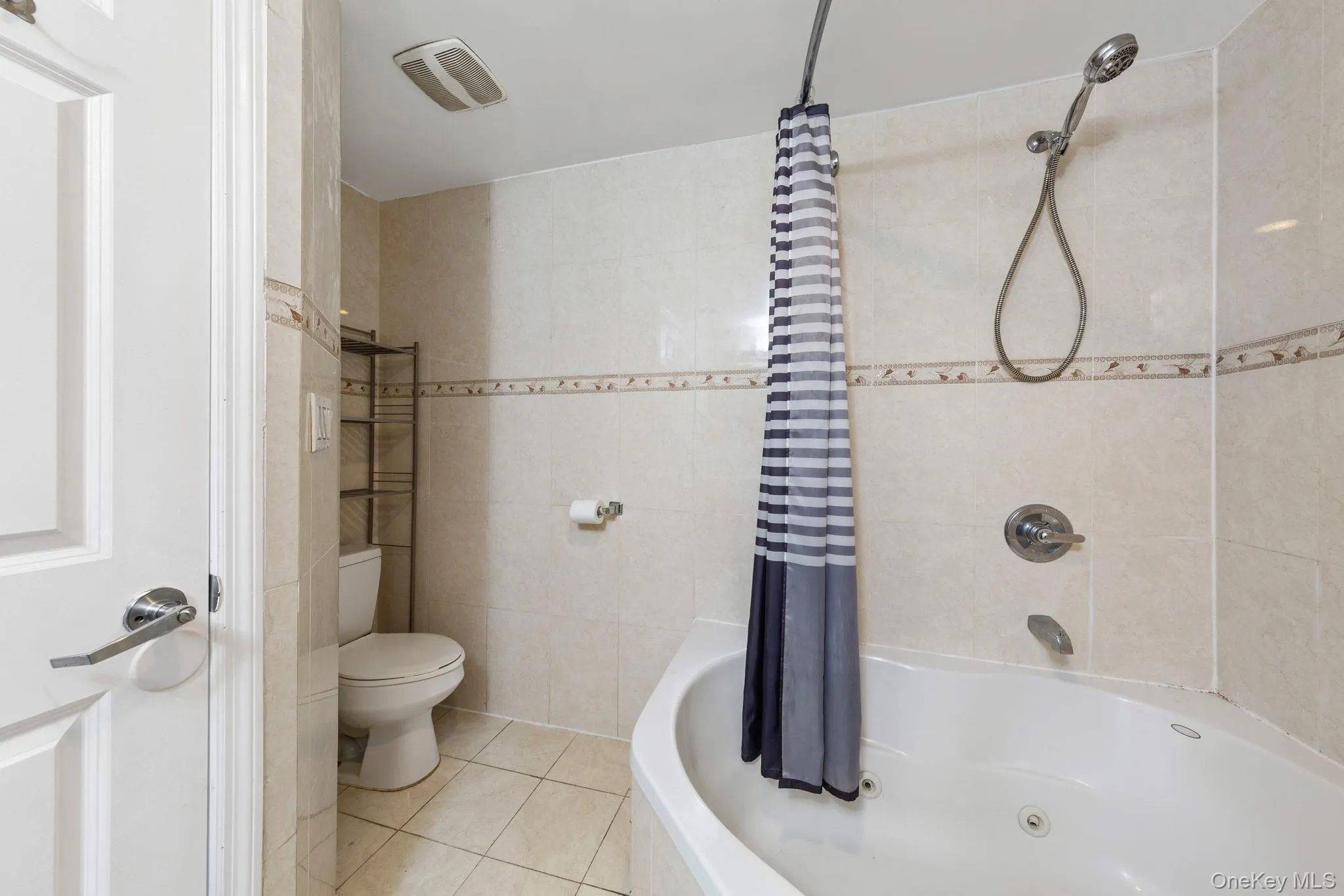 37-20 Prince st., New York, NY, 3 Bedrooms Bedrooms, 7 Rooms Rooms,2 BathroomsBathrooms,Residential,For Rent,Prince st.,0,1015206 37-20 Prince st., New York, NY, 3 Bedrooms Bedrooms, 7 Rooms Rooms,2 BathroomsBathrooms,Residential,For Rent,Prince st.,0,1015206