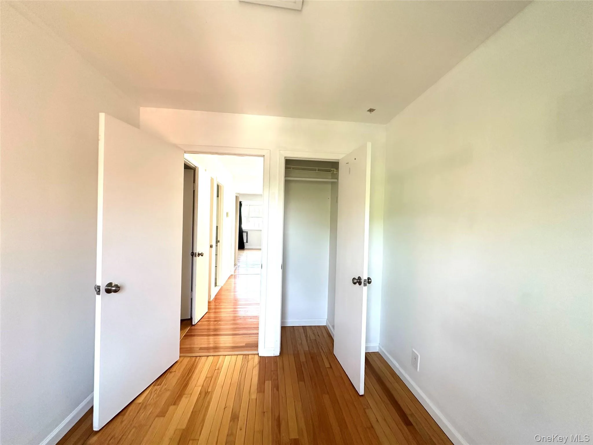 120-25 Ketch Court, New York, NY, 3 Bedrooms Bedrooms, 7 Rooms Rooms,2 BathroomsBathrooms,Residential,For Rent,Ketch,0,1015207 120-25 Ketch Court, New York, NY, 3 Bedrooms Bedrooms, 7 Rooms Rooms,2 BathroomsBathrooms,Residential,For Rent,Ketch,0,1015207