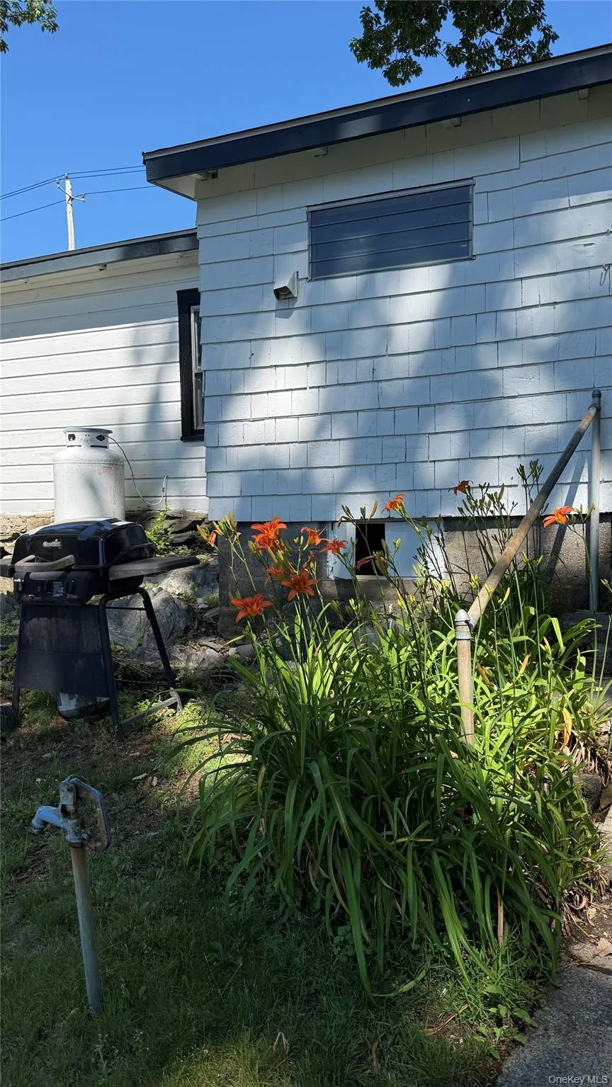 240 Jersey Avenue, Warwick (town), NY, 2 Bedrooms Bedrooms, 5 Rooms Rooms,1 BathroomBathrooms,Residential Lease,For Rent,Jersey,0,1015208 240 Jersey Avenue, Warwick (town), NY, 2 Bedrooms Bedrooms, 5 Rooms Rooms,1 BathroomBathrooms,Residential Lease,For Rent,Jersey,0,1015208