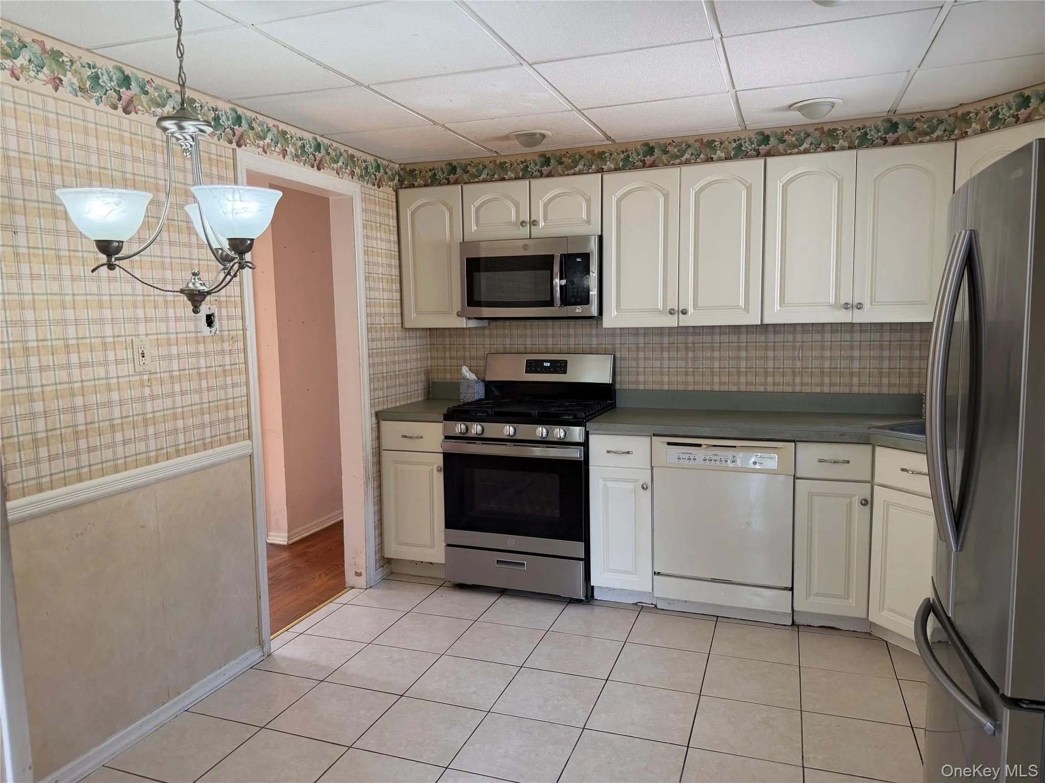 1799 Stone Avenue, Hempstead, NY, 3 Bedrooms Bedrooms, 6 Rooms Rooms,1 BathroomBathrooms,Residential,For Rent,Stone,0,1015210 1799 Stone Avenue, Hempstead, NY, 3 Bedrooms Bedrooms, 6 Rooms Rooms,1 BathroomBathrooms,Residential,For Rent,Stone,0,1015210