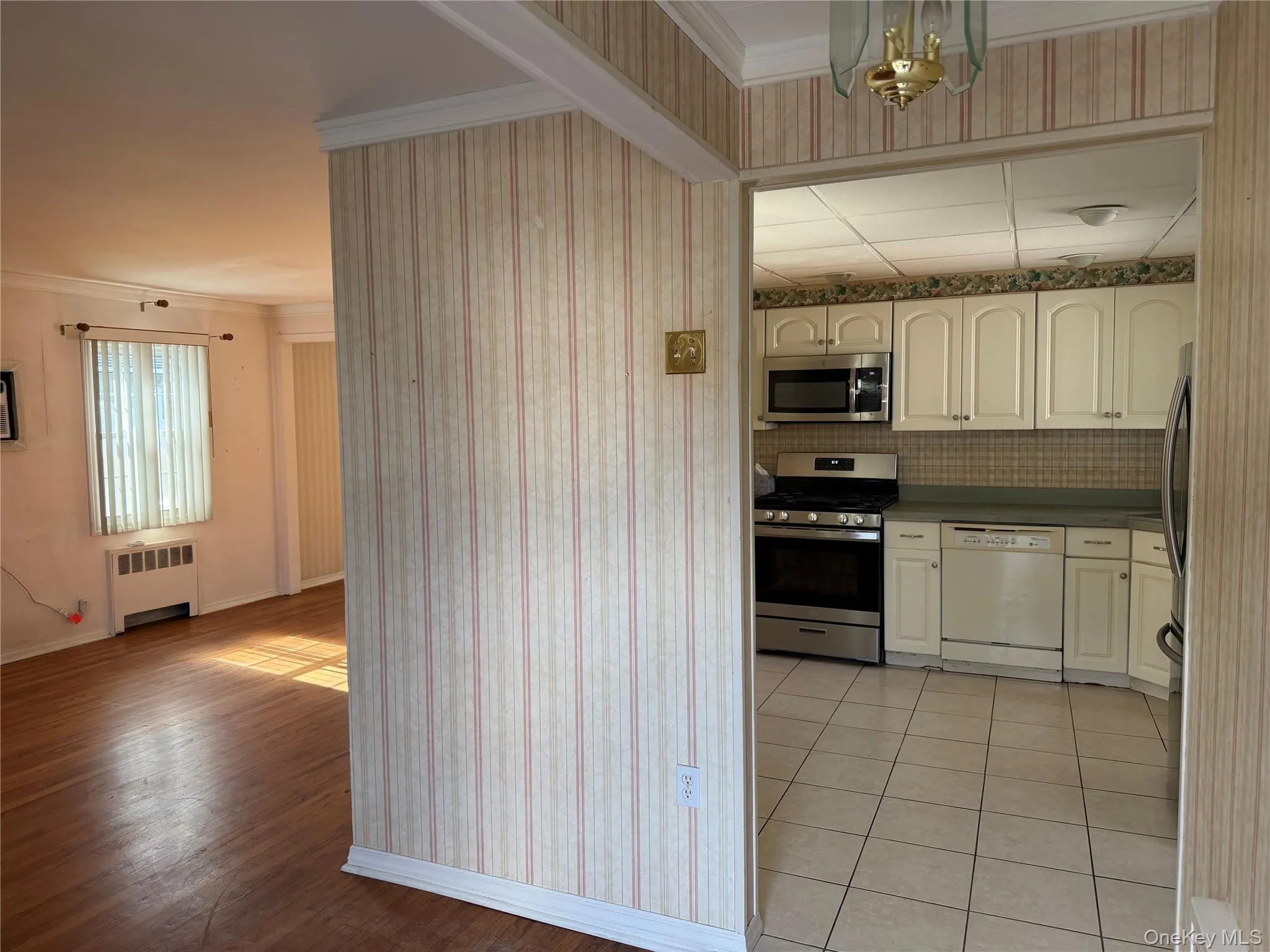 1799 Stone Avenue, Hempstead, NY, 3 Bedrooms Bedrooms, 6 Rooms Rooms,1 BathroomBathrooms,Residential,For Rent,Stone,0,1015210 1799 Stone Avenue, Hempstead, NY, 3 Bedrooms Bedrooms, 6 Rooms Rooms,1 BathroomBathrooms,Residential,For Rent,Stone,0,1015210