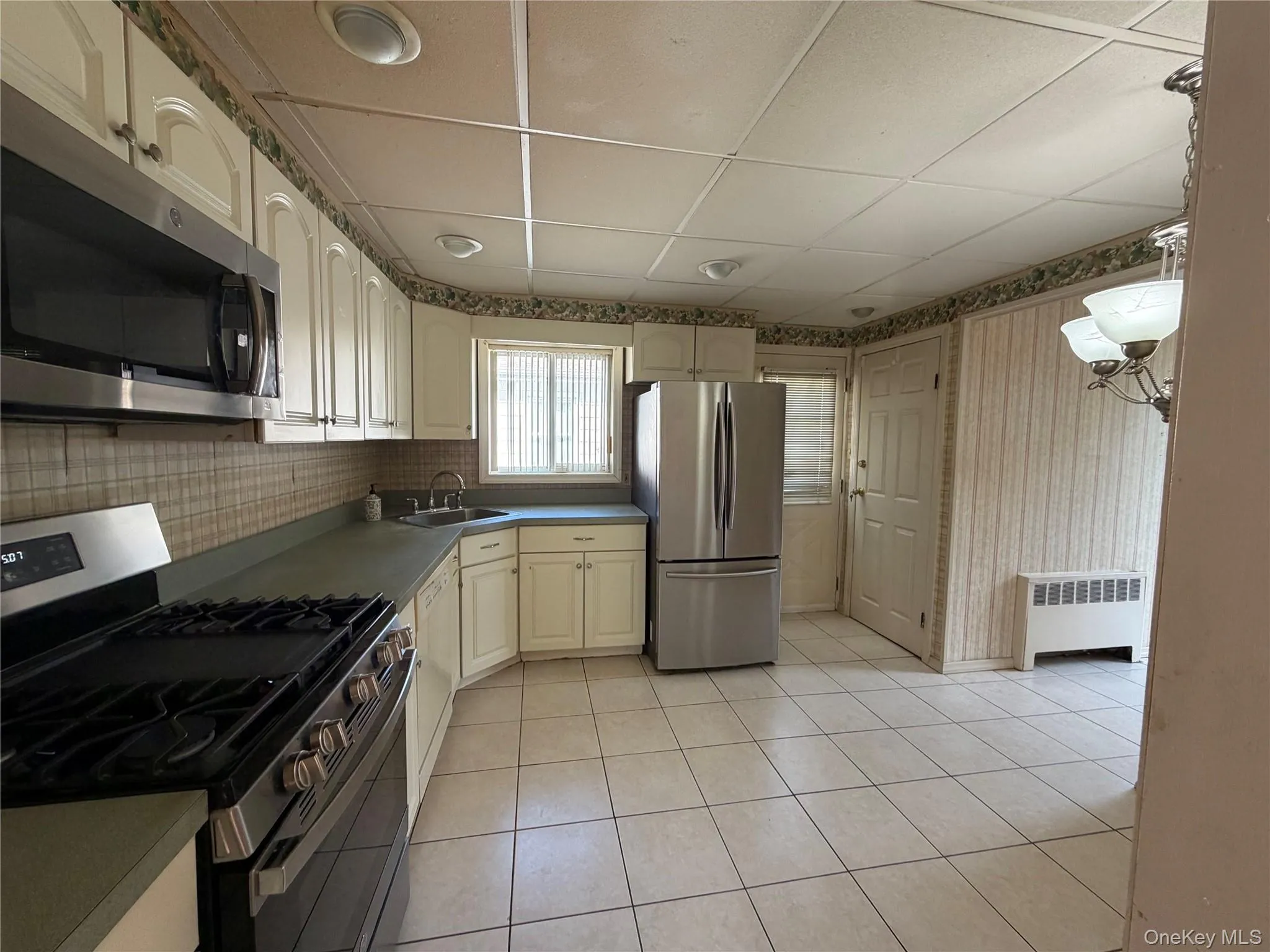 1799 Stone Avenue, Hempstead, NY, 3 Bedrooms Bedrooms, 6 Rooms Rooms,1 BathroomBathrooms,Residential,For Rent,Stone,0,1015210 1799 Stone Avenue, Hempstead, NY, 3 Bedrooms Bedrooms, 6 Rooms Rooms,1 BathroomBathrooms,Residential,For Rent,Stone,0,1015210