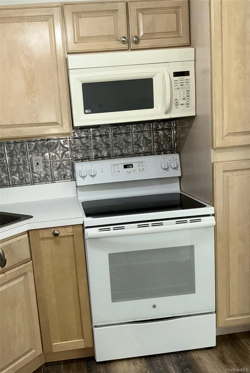 31 Cottage Drive, Brookhaven, NY, 1 Bedroom Bedrooms, 3 Rooms Rooms,1 BathroomBathrooms,Residential Lease,For Rent,Cottage,0,1015214 31 Cottage Drive, Brookhaven, NY, 1 Bedroom Bedrooms, 3 Rooms Rooms,1 BathroomBathrooms,Residential Lease,For Rent,Cottage,0,1015214