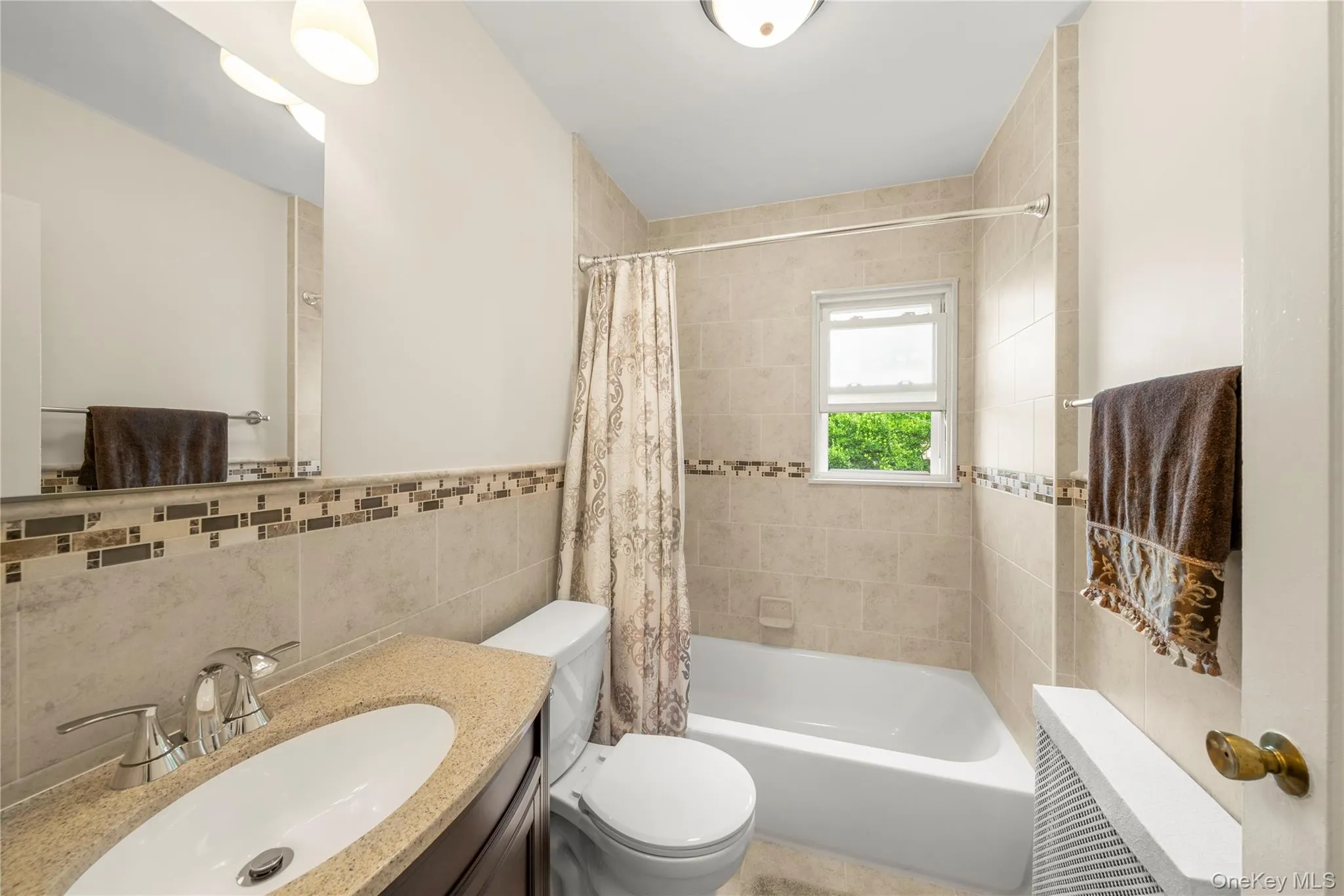 131 Primrose Drive, North Hempstead, NY, 3 Bedrooms Bedrooms, 5 Rooms Rooms,1 BathroomBathrooms,Residential,For Rent,Primrose,0,1015216 131 Primrose Drive, North Hempstead, NY, 3 Bedrooms Bedrooms, 5 Rooms Rooms,1 BathroomBathrooms,Residential,For Rent,Primrose,0,1015216