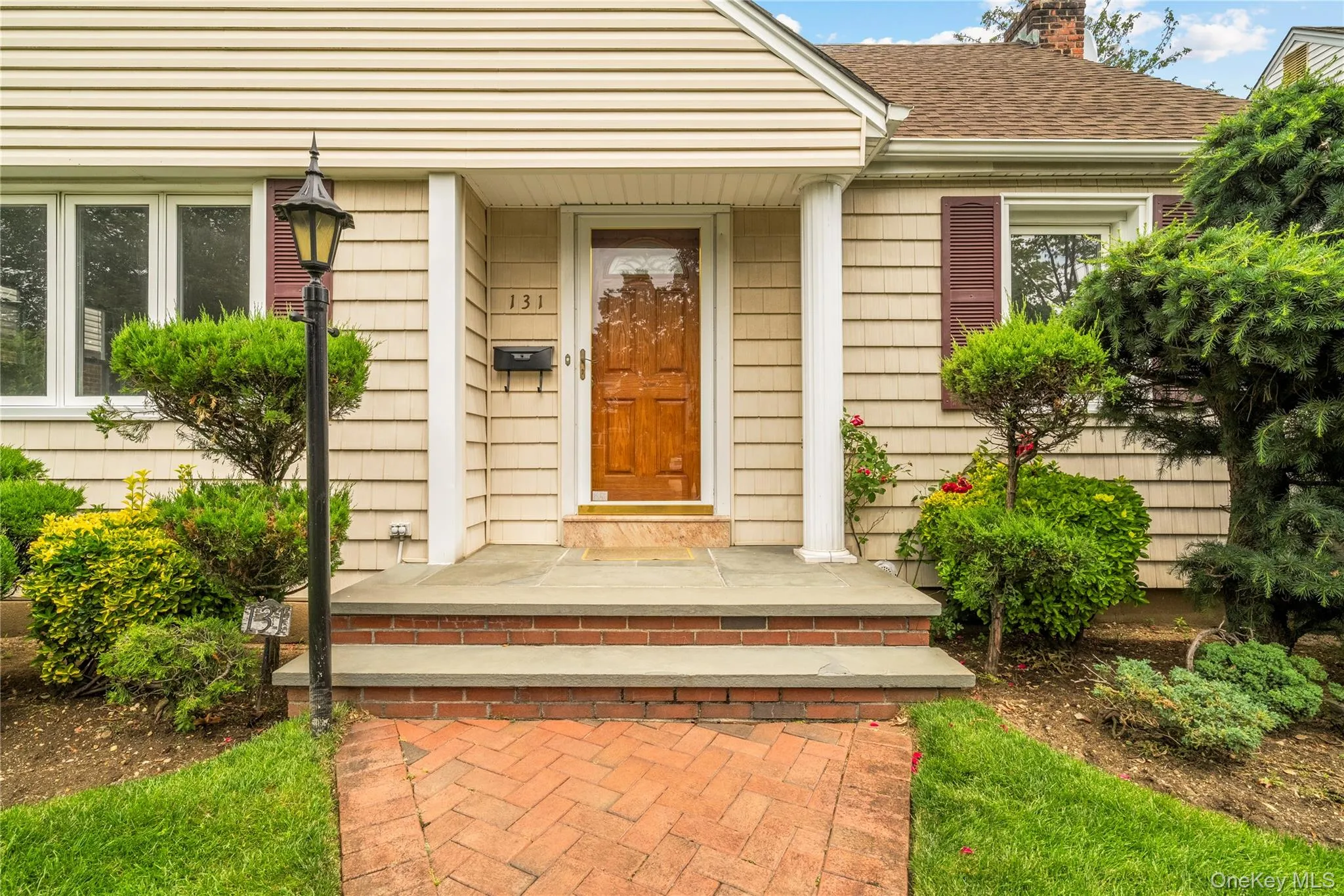 131 Primrose Drive, North Hempstead, NY, 3 Bedrooms Bedrooms, 5 Rooms Rooms,1 BathroomBathrooms,Residential,For Rent,Primrose,0,1015216 131 Primrose Drive, North Hempstead, NY, 3 Bedrooms Bedrooms, 5 Rooms Rooms,1 BathroomBathrooms,Residential,For Rent,Primrose,0,1015216