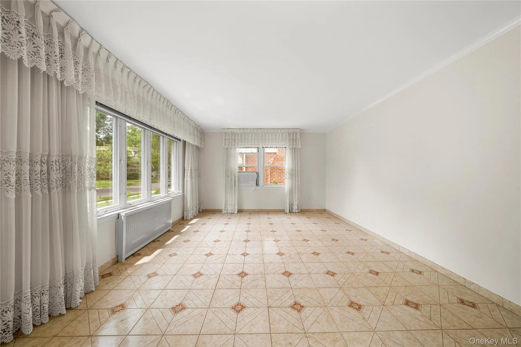 131 Primrose Drive, North Hempstead, NY, 3 Bedrooms Bedrooms, 5 Rooms Rooms,1 BathroomBathrooms,Residential,For Rent,Primrose,0,1015216 131 Primrose Drive, North Hempstead, NY, 3 Bedrooms Bedrooms, 5 Rooms Rooms,1 BathroomBathrooms,Residential,For Rent,Primrose,0,1015216
