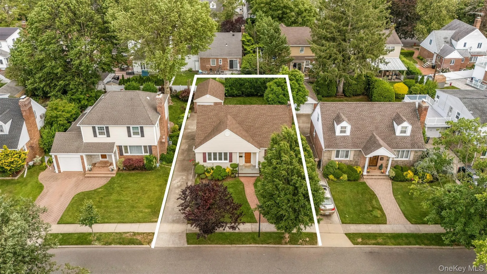 131 Primrose Drive, North Hempstead, NY, 3 Bedrooms Bedrooms, 5 Rooms Rooms,1 BathroomBathrooms,Residential,For Rent,Primrose,0,1015216 131 Primrose Drive, North Hempstead, NY, 3 Bedrooms Bedrooms, 5 Rooms Rooms,1 BathroomBathrooms,Residential,For Rent,Primrose,0,1015216