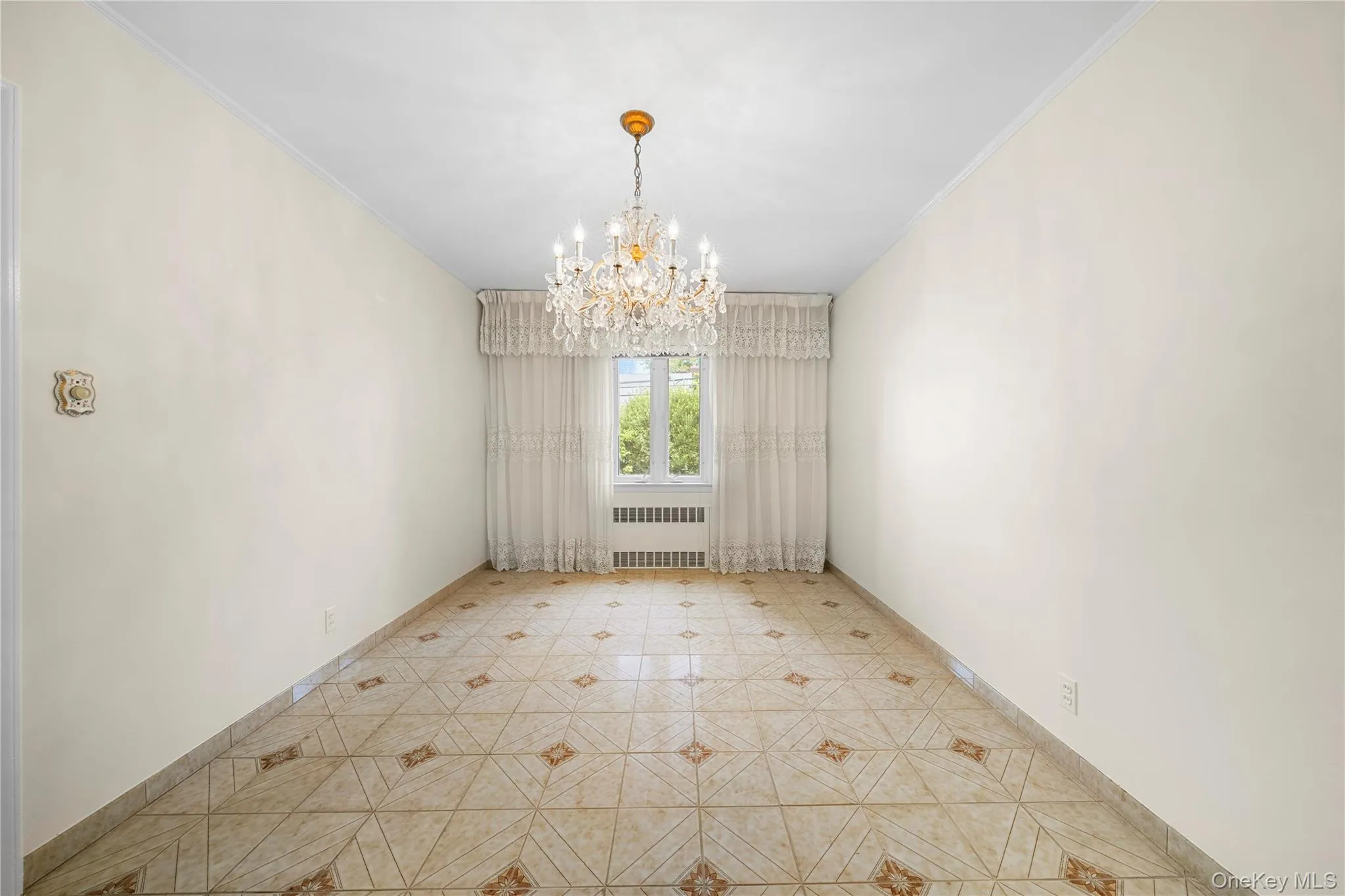 131 Primrose Drive, North Hempstead, NY, 3 Bedrooms Bedrooms, 5 Rooms Rooms,1 BathroomBathrooms,Residential,For Rent,Primrose,0,1015216 131 Primrose Drive, North Hempstead, NY, 3 Bedrooms Bedrooms, 5 Rooms Rooms,1 BathroomBathrooms,Residential,For Rent,Primrose,0,1015216