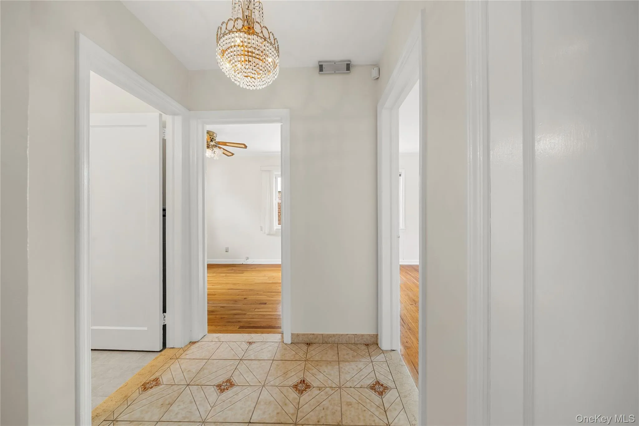 131 Primrose Drive, North Hempstead, NY, 3 Bedrooms Bedrooms, 5 Rooms Rooms,1 BathroomBathrooms,Residential,For Rent,Primrose,0,1015216 131 Primrose Drive, North Hempstead, NY, 3 Bedrooms Bedrooms, 5 Rooms Rooms,1 BathroomBathrooms,Residential,For Rent,Primrose,0,1015216