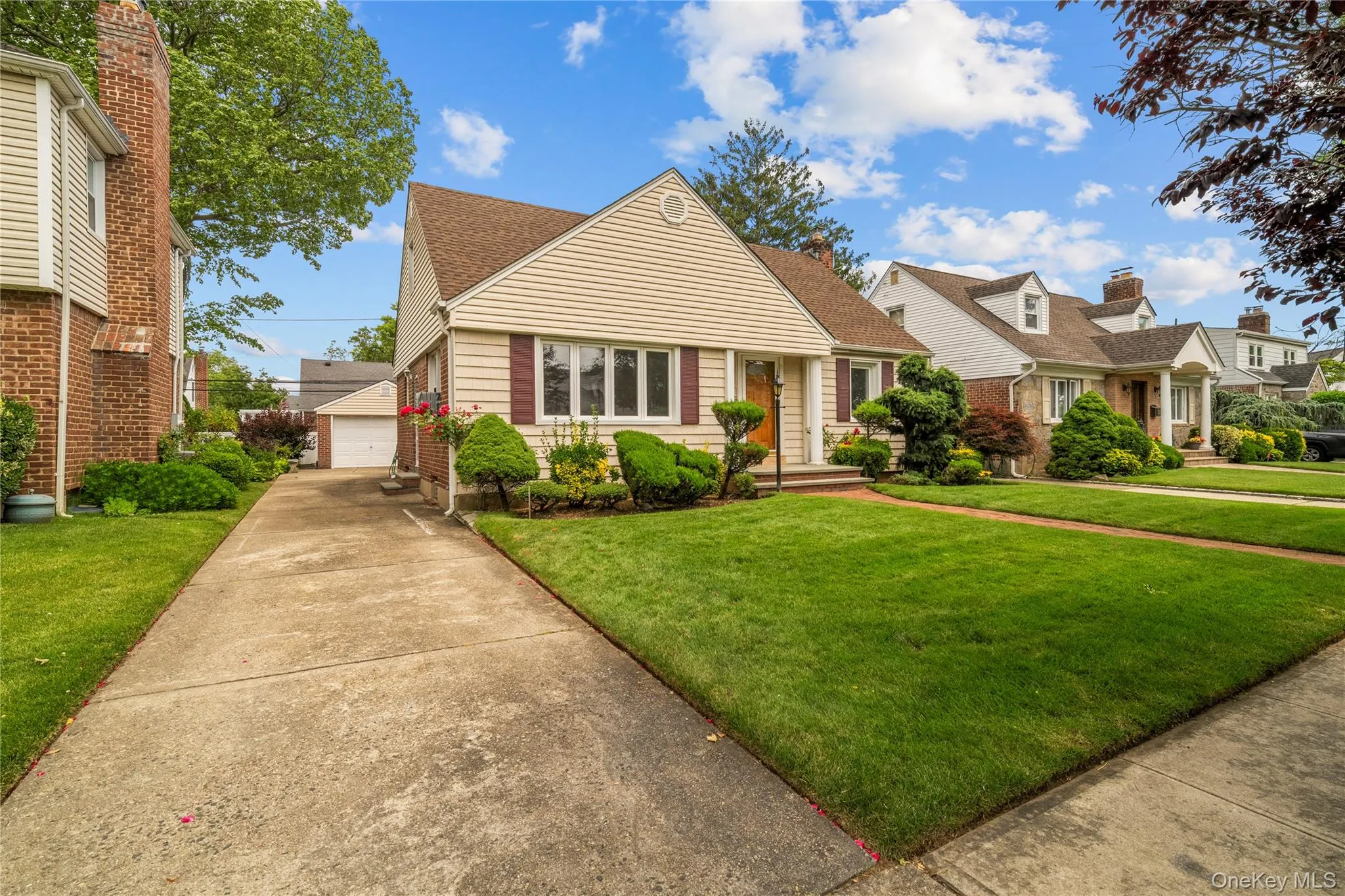 131 Primrose Drive, North Hempstead, NY, 3 Bedrooms Bedrooms, 5 Rooms Rooms,1 BathroomBathrooms,Residential,For Rent,Primrose,0,1015216 131 Primrose Drive, North Hempstead, NY, 3 Bedrooms Bedrooms, 5 Rooms Rooms,1 BathroomBathrooms,Residential,For Rent,Primrose,0,1015216