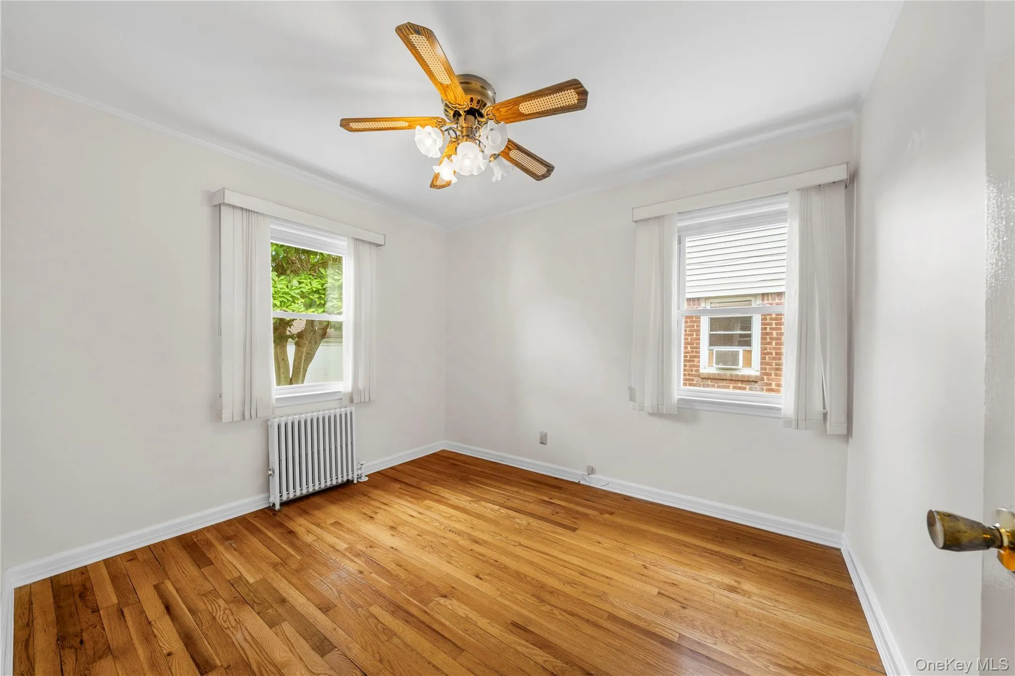 131 Primrose Drive, North Hempstead, NY, 3 Bedrooms Bedrooms, 5 Rooms Rooms,1 BathroomBathrooms,Residential,For Rent,Primrose,0,1015216 131 Primrose Drive, North Hempstead, NY, 3 Bedrooms Bedrooms, 5 Rooms Rooms,1 BathroomBathrooms,Residential,For Rent,Primrose,0,1015216