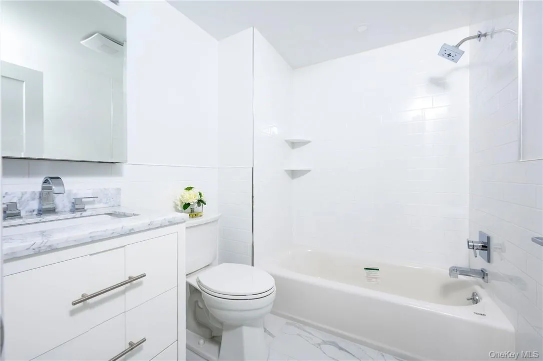 Brand new beautiful bathroom. Brand new beautiful bathroom.
