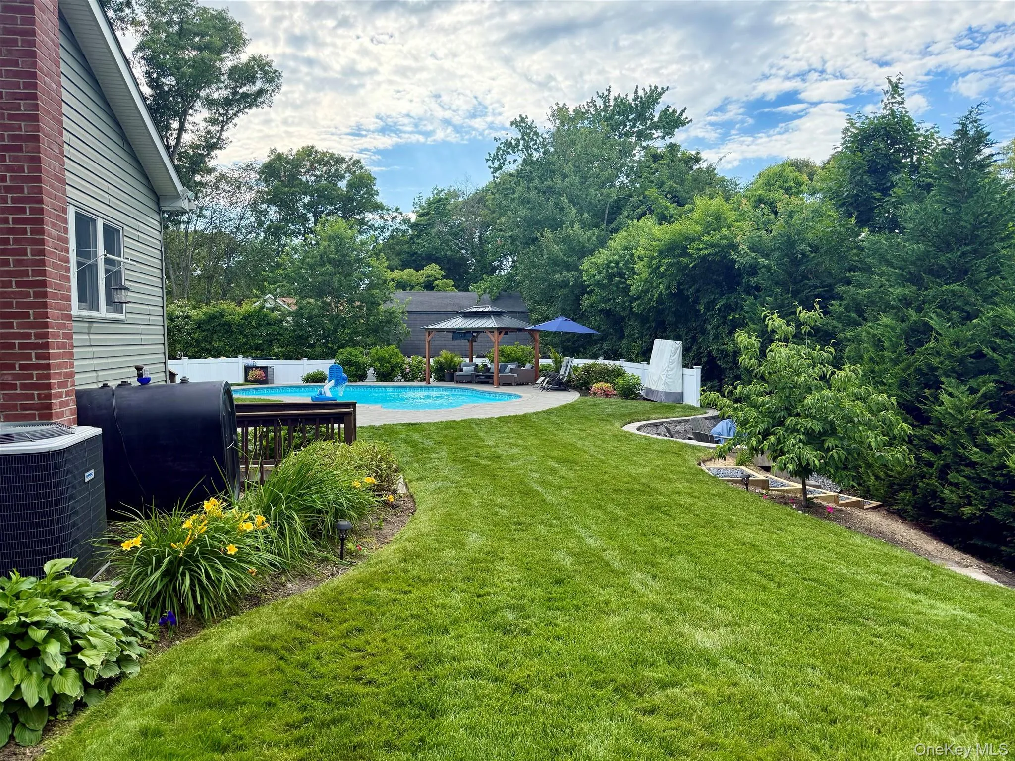 15 Crane Neck Drive, Brookhaven, NY, 3 Bedrooms Bedrooms, 7 Rooms Rooms,1 BathroomBathrooms,Residential,For Rent,Crane Neck,0,1015229 15 Crane Neck Drive, Brookhaven, NY, 3 Bedrooms Bedrooms, 7 Rooms Rooms,1 BathroomBathrooms,Residential,For Rent,Crane Neck,0,1015229