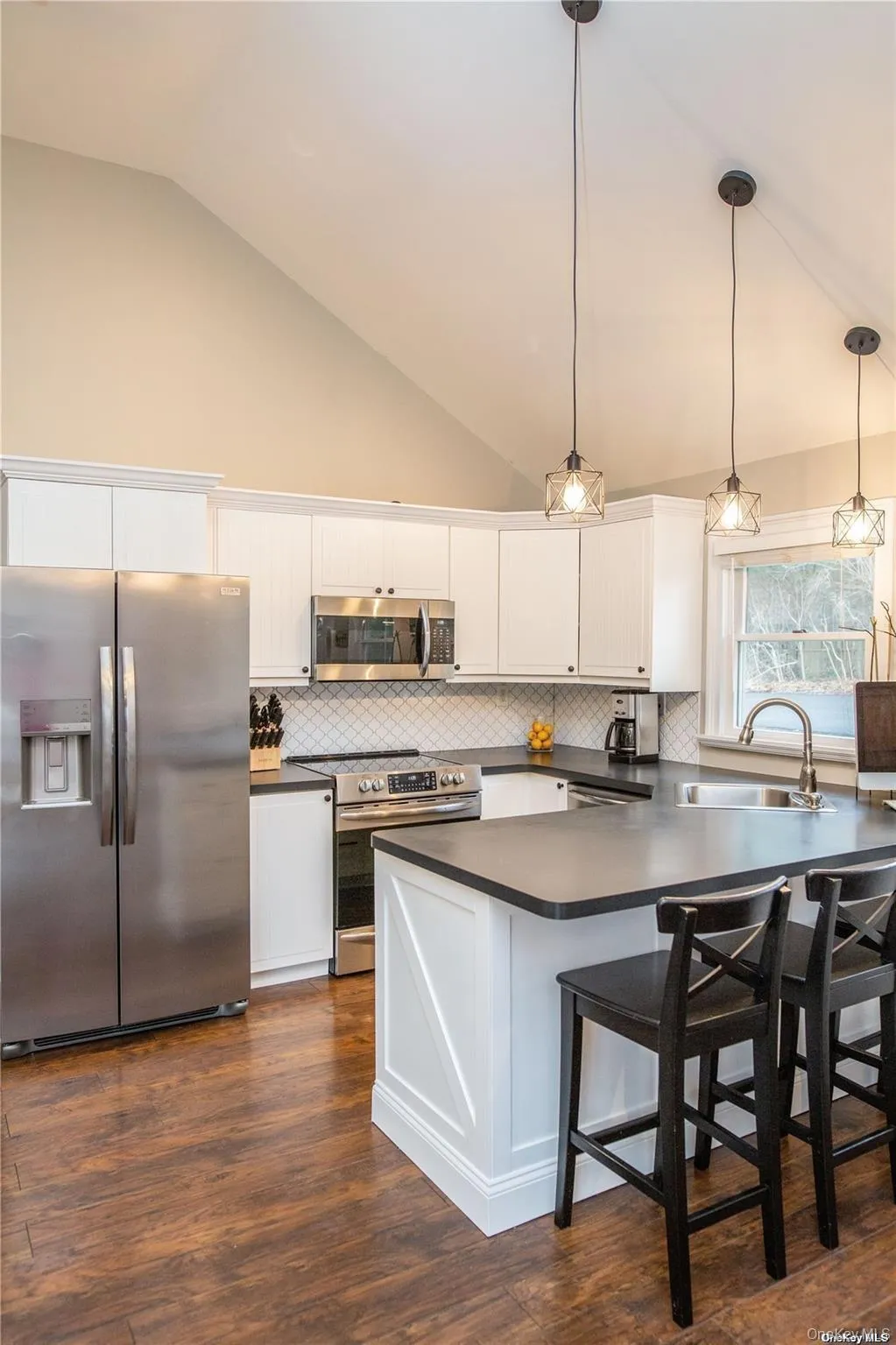 Updated kitchen with Breakfast area Updated kitchen with Breakfast area