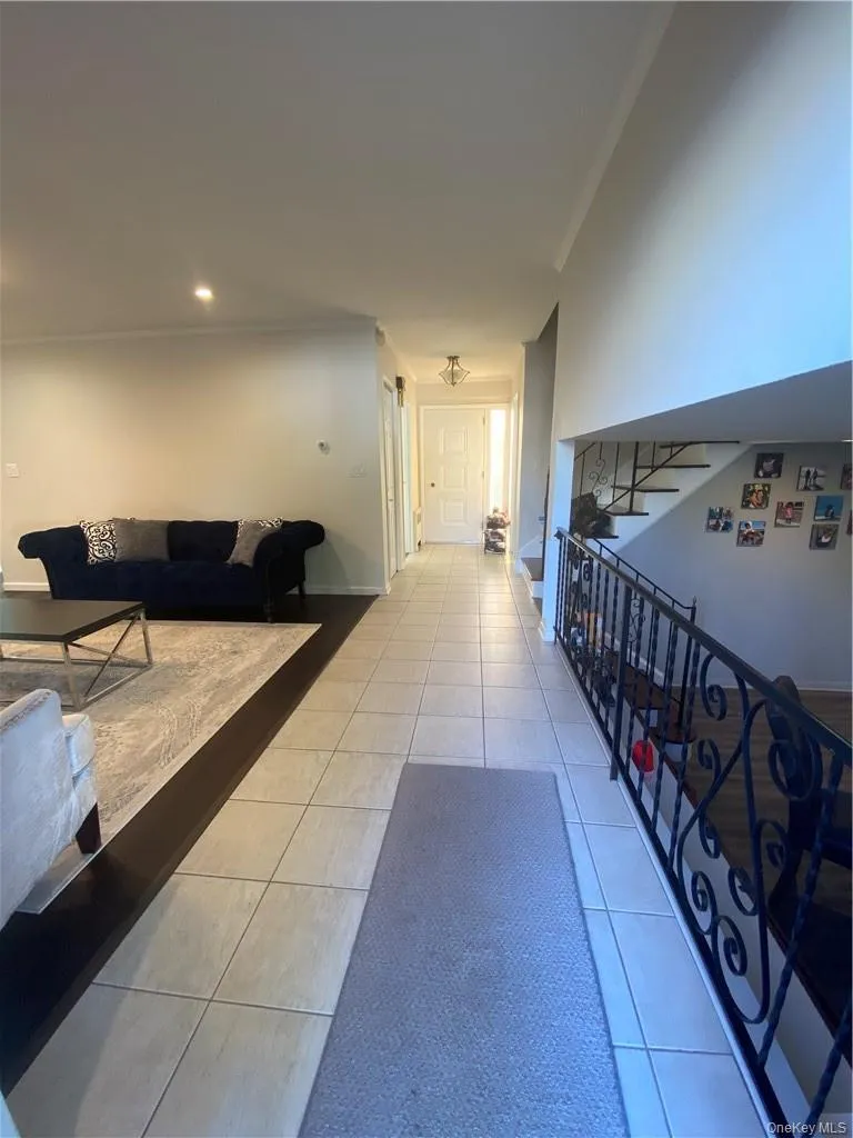 2 Larch Court, Clarkstown, NY, 4 Bedrooms Bedrooms, 9 Rooms Rooms,1 BathroomBathrooms,Residential,For Rent,Larch,0,1015230 2 Larch Court, Clarkstown, NY, 4 Bedrooms Bedrooms, 9 Rooms Rooms,1 BathroomBathrooms,Residential,For Rent,Larch,0,1015230