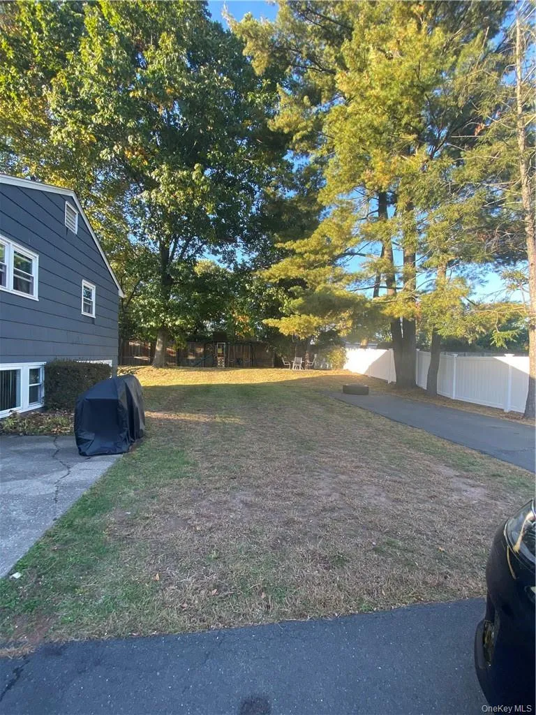 2 Larch Court, Clarkstown, NY, 4 Bedrooms Bedrooms, 9 Rooms Rooms,1 BathroomBathrooms,Residential,For Rent,Larch,0,1015230 2 Larch Court, Clarkstown, NY, 4 Bedrooms Bedrooms, 9 Rooms Rooms,1 BathroomBathrooms,Residential,For Rent,Larch,0,1015230