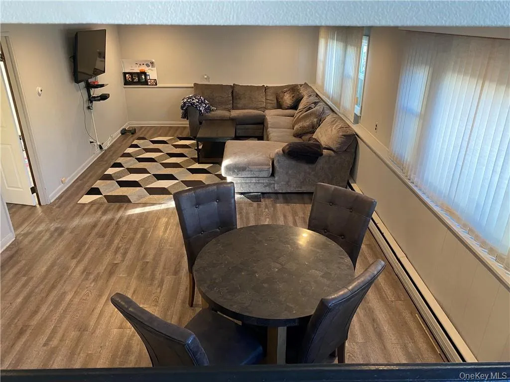 2 Larch Court, Clarkstown, NY, 4 Bedrooms Bedrooms, 9 Rooms Rooms,1 BathroomBathrooms,Residential,For Rent,Larch,0,1015230 2 Larch Court, Clarkstown, NY, 4 Bedrooms Bedrooms, 9 Rooms Rooms,1 BathroomBathrooms,Residential,For Rent,Larch,0,1015230