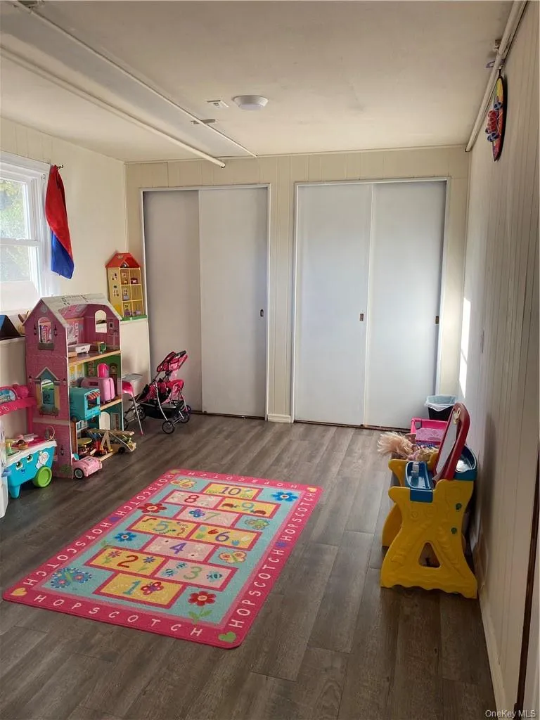 2 Larch Court, Clarkstown, NY, 4 Bedrooms Bedrooms, 9 Rooms Rooms,1 BathroomBathrooms,Residential,For Rent,Larch,0,1015230 2 Larch Court, Clarkstown, NY, 4 Bedrooms Bedrooms, 9 Rooms Rooms,1 BathroomBathrooms,Residential,For Rent,Larch,0,1015230
