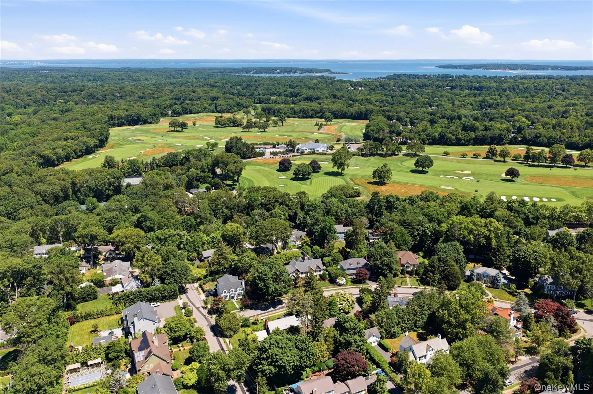 Conveniently located to Cold Spring Harbor Village, golf course (membership req'd) and train Conveniently located to Cold Spring Harbor Village, golf course (membership req'd) and train