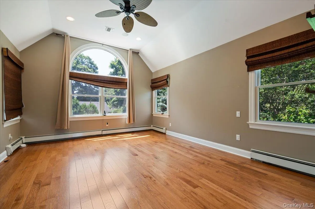 16 Brook Lane, Smithtown, NY, 4 Bedrooms Bedrooms, 9 Rooms Rooms,2 BathroomsBathrooms,Residential,For Rent,Brook,0,1015239 16 Brook Lane, Smithtown, NY, 4 Bedrooms Bedrooms, 9 Rooms Rooms,2 BathroomsBathrooms,Residential,For Rent,Brook,0,1015239