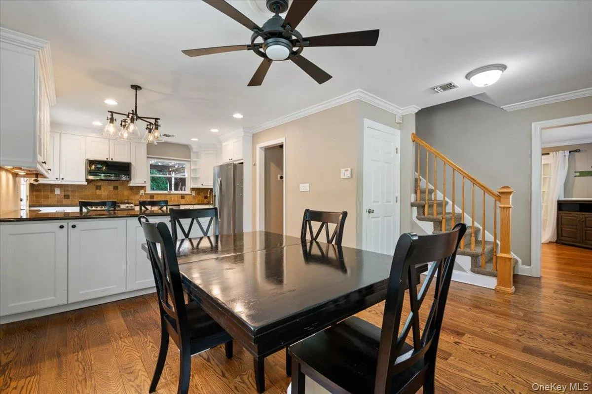 16 Brook Lane, Smithtown, NY, 4 Bedrooms Bedrooms, 9 Rooms Rooms,2 BathroomsBathrooms,Residential,For Rent,Brook,0,1015239 16 Brook Lane, Smithtown, NY, 4 Bedrooms Bedrooms, 9 Rooms Rooms,2 BathroomsBathrooms,Residential,For Rent,Brook,0,1015239