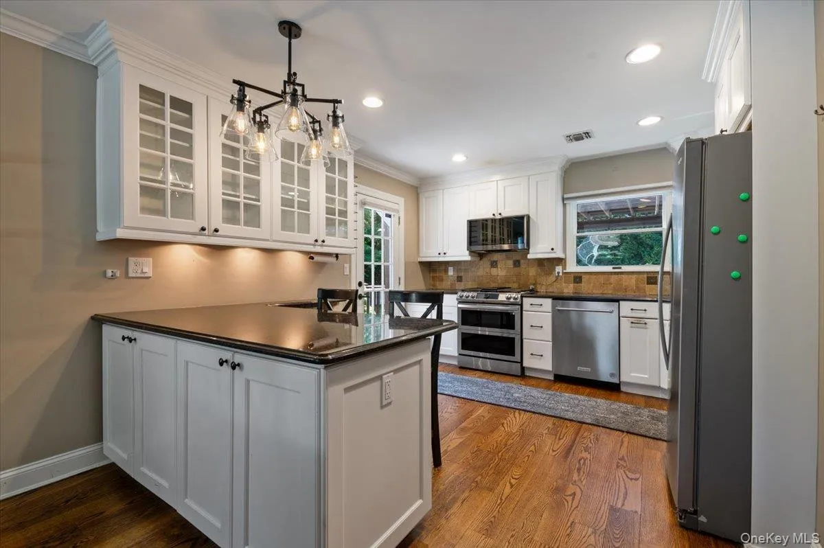 16 Brook Lane, Smithtown, NY, 4 Bedrooms Bedrooms, 9 Rooms Rooms,2 BathroomsBathrooms,Residential,For Rent,Brook,0,1015239 16 Brook Lane, Smithtown, NY, 4 Bedrooms Bedrooms, 9 Rooms Rooms,2 BathroomsBathrooms,Residential,For Rent,Brook,0,1015239