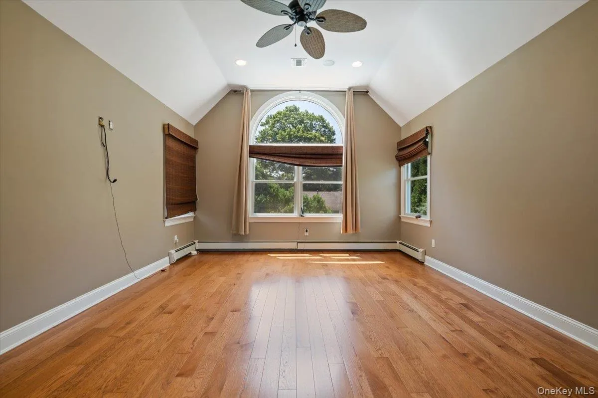 16 Brook Lane, Smithtown, NY, 4 Bedrooms Bedrooms, 9 Rooms Rooms,2 BathroomsBathrooms,Residential,For Rent,Brook,0,1015239 16 Brook Lane, Smithtown, NY, 4 Bedrooms Bedrooms, 9 Rooms Rooms,2 BathroomsBathrooms,Residential,For Rent,Brook,0,1015239
