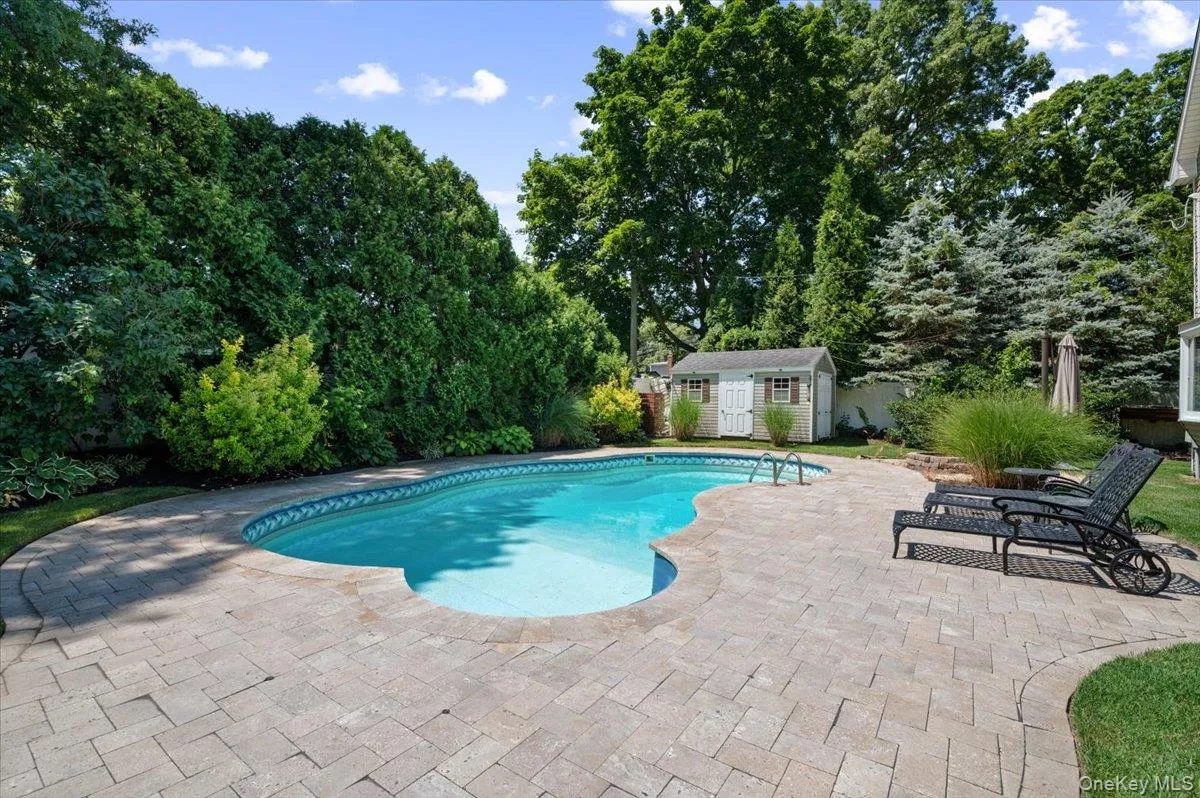 16 Brook Lane, Smithtown, NY, 4 Bedrooms Bedrooms, 9 Rooms Rooms,2 BathroomsBathrooms,Residential,For Rent,Brook,0,1015239 16 Brook Lane, Smithtown, NY, 4 Bedrooms Bedrooms, 9 Rooms Rooms,2 BathroomsBathrooms,Residential,For Rent,Brook,0,1015239