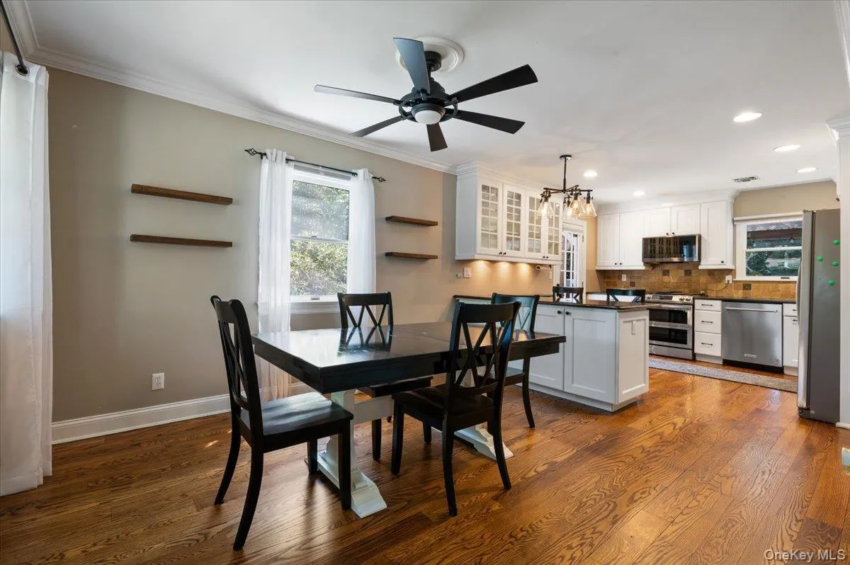 16 Brook Lane, Smithtown, NY, 4 Bedrooms Bedrooms, 9 Rooms Rooms,2 BathroomsBathrooms,Residential,For Rent,Brook,0,1015239 16 Brook Lane, Smithtown, NY, 4 Bedrooms Bedrooms, 9 Rooms Rooms,2 BathroomsBathrooms,Residential,For Rent,Brook,0,1015239