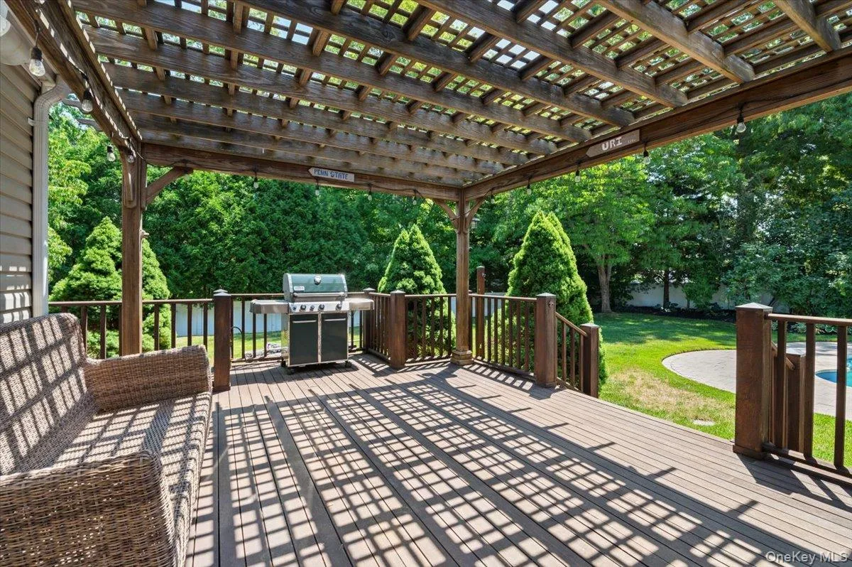 16 Brook Lane, Smithtown, NY, 4 Bedrooms Bedrooms, 9 Rooms Rooms,2 BathroomsBathrooms,Residential,For Rent,Brook,0,1015239 16 Brook Lane, Smithtown, NY, 4 Bedrooms Bedrooms, 9 Rooms Rooms,2 BathroomsBathrooms,Residential,For Rent,Brook,0,1015239