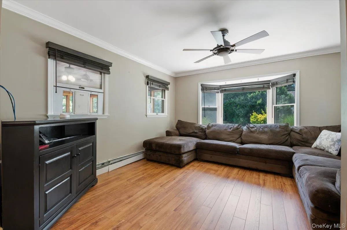 16 Brook Lane, Smithtown, NY, 4 Bedrooms Bedrooms, 9 Rooms Rooms,2 BathroomsBathrooms,Residential,For Rent,Brook,0,1015239 16 Brook Lane, Smithtown, NY, 4 Bedrooms Bedrooms, 9 Rooms Rooms,2 BathroomsBathrooms,Residential,For Rent,Brook,0,1015239